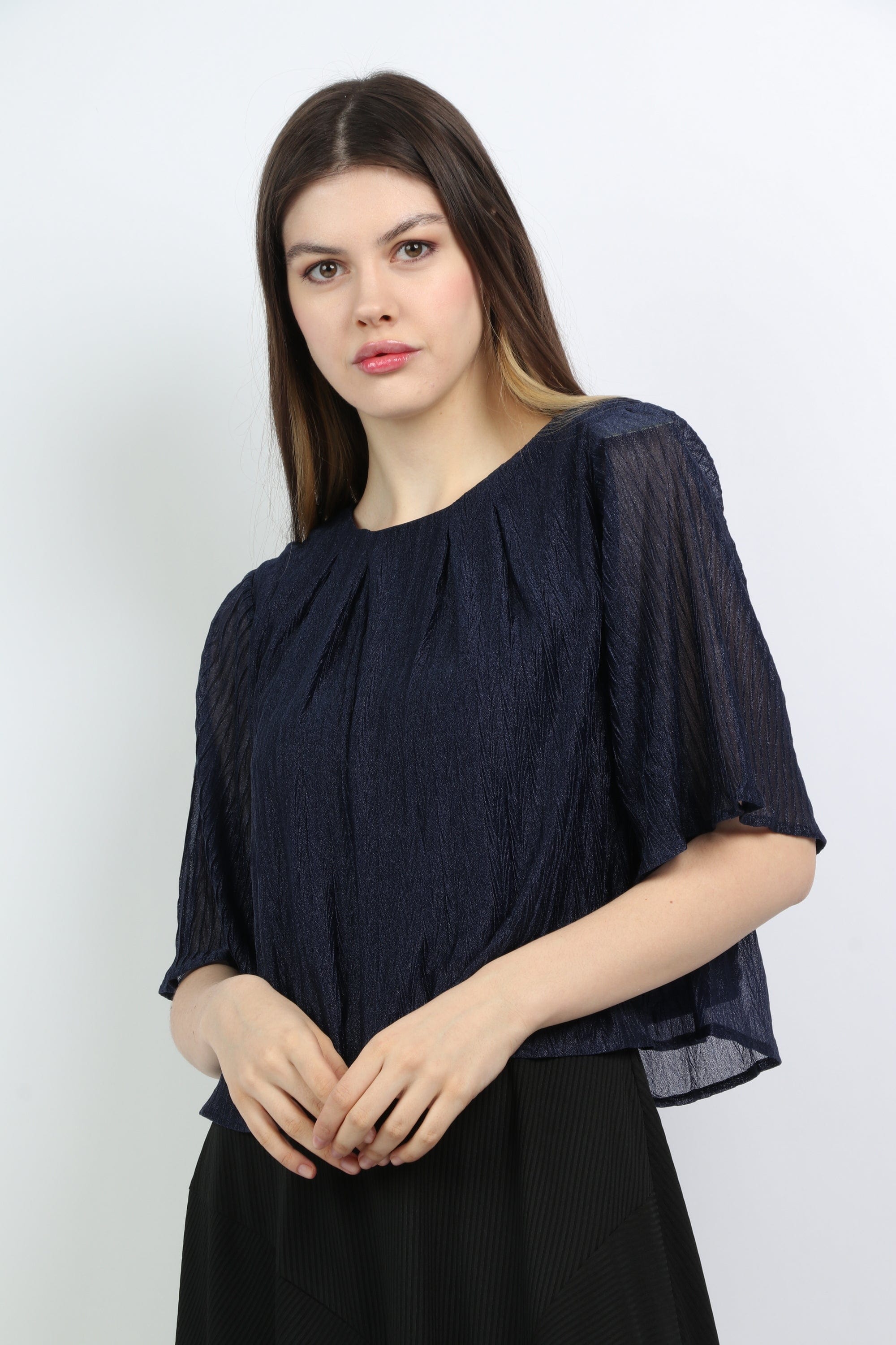 ميكا بلوزة واسعة بأكتاف عريضة كم طويلة بليسيه نسائي