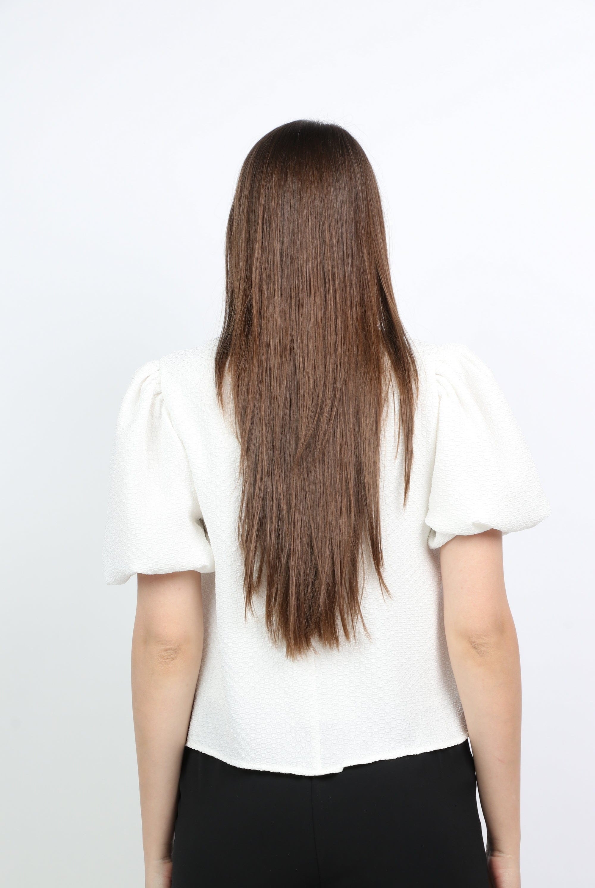 ميكا بلوزة سادة بياقة عريضة كم واسع منفوش قصير أوف وايت