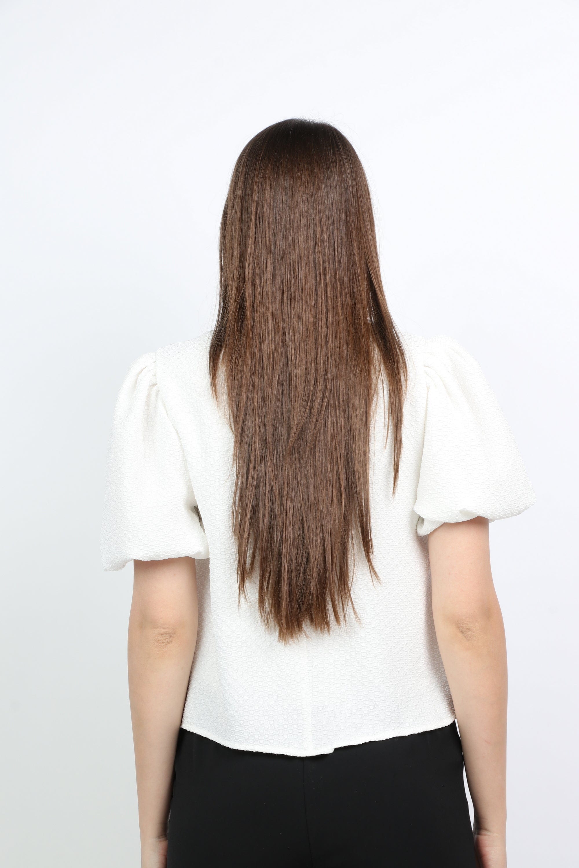 ميكا بلوزة سادة بياقة عريضة كم واسع منفوش قصير أوف وايت