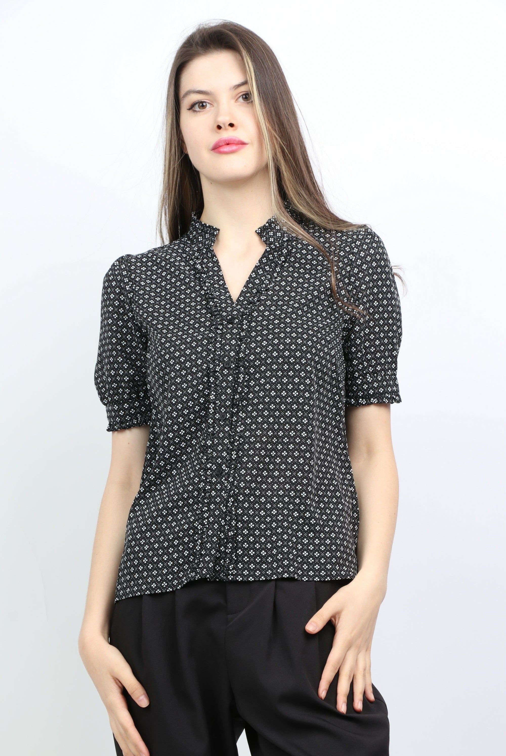 ميكا قميص منقوش بأزرار أمامية بياقة صغيرة نسائي