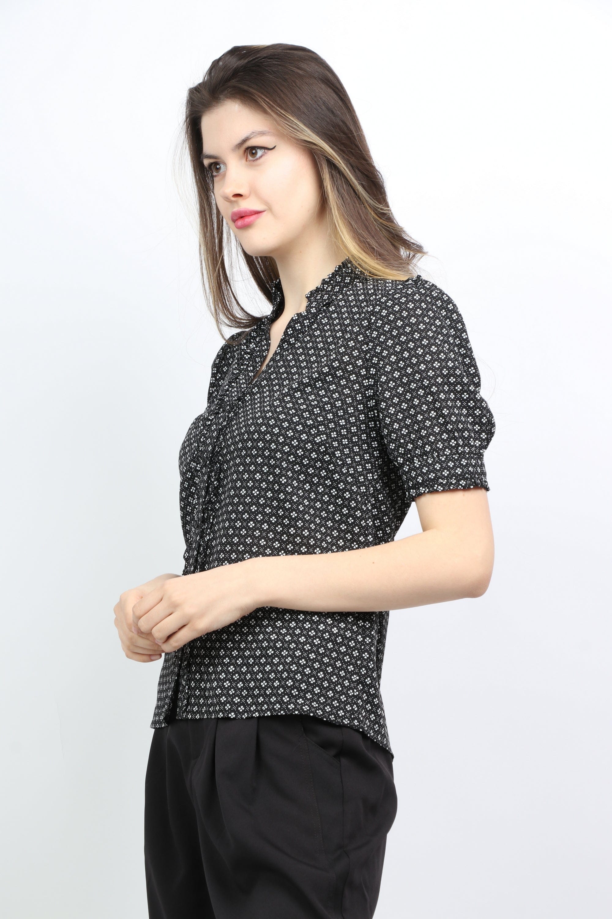 ميكا قميص منقوش بأزرار أمامية بياقة صغيرة نسائي