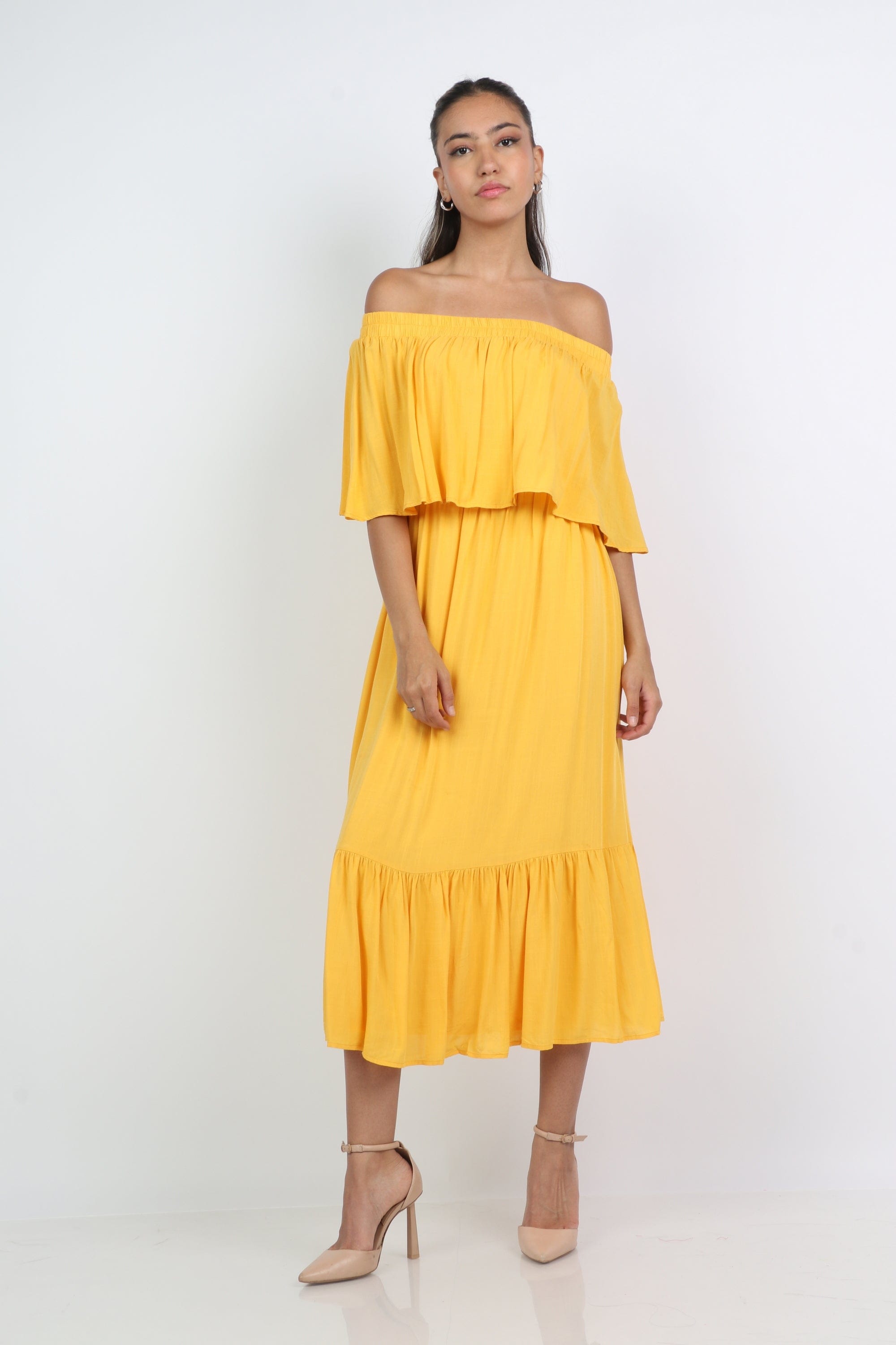 ميكا فستان ميدي اوف شولدر فارشة بكم قصير