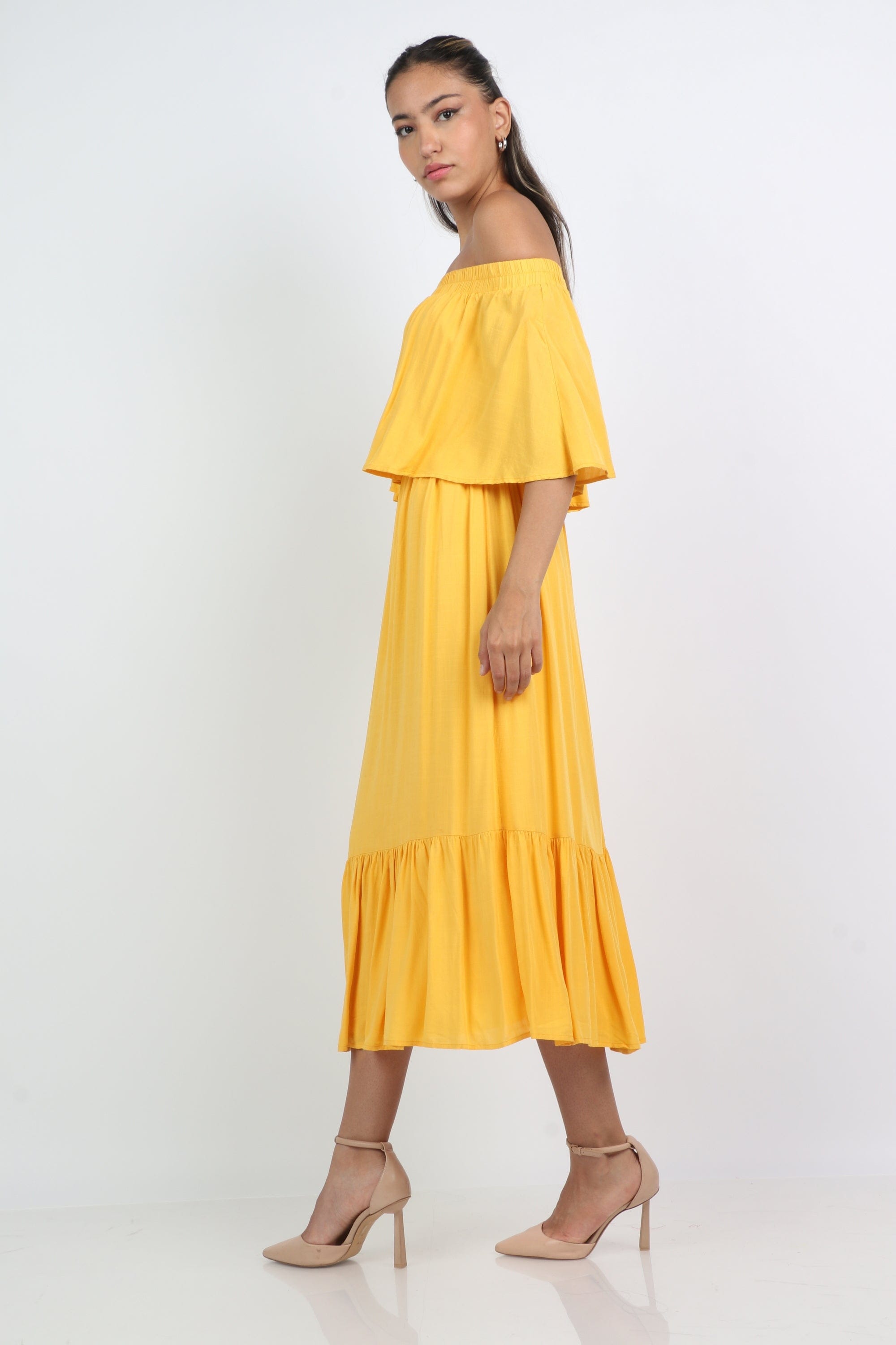 ميكا فستان ميدي اوف شولدر فارشة بكم قصير