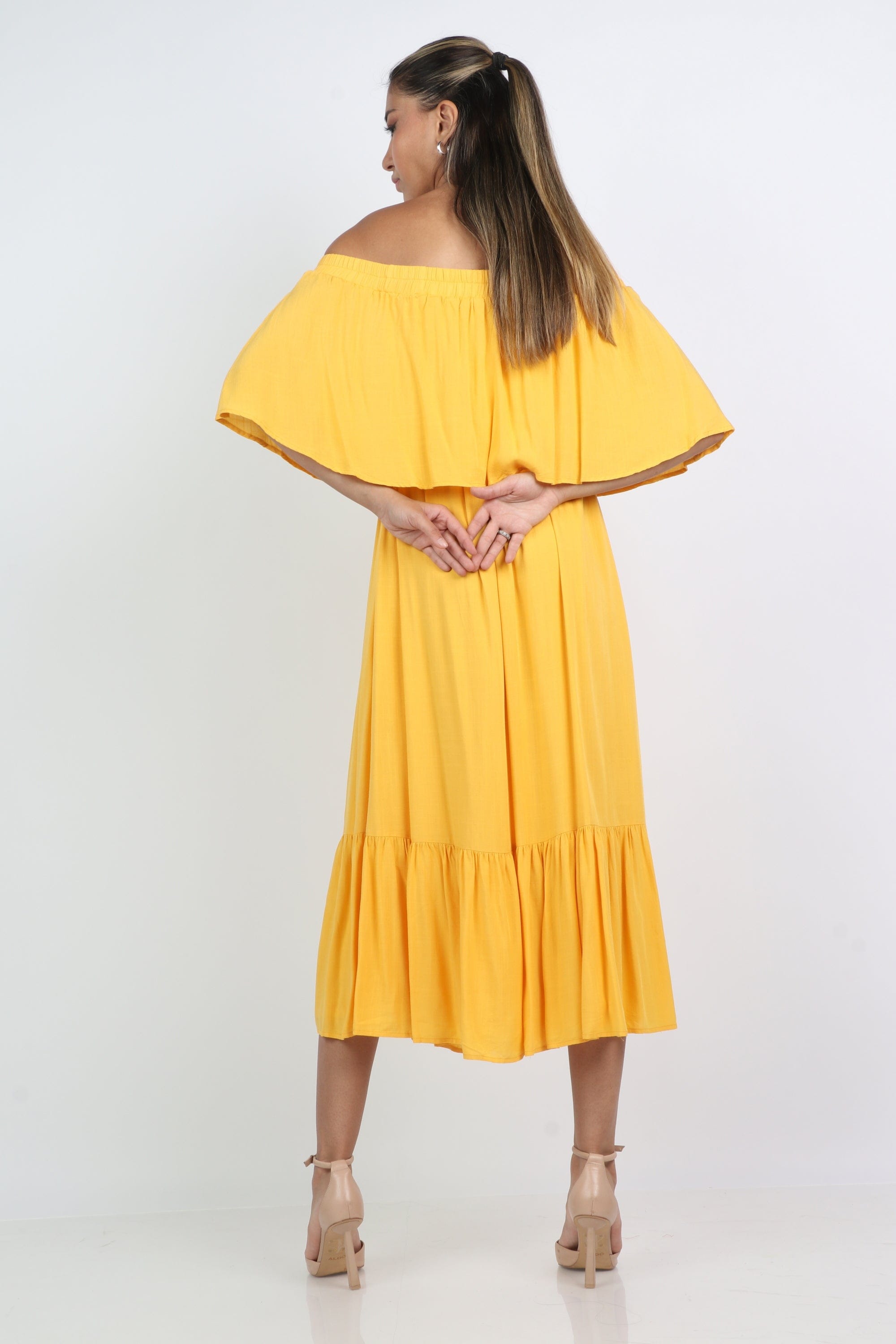 ميكا فستان ميدي اوف شولدر فارشة بكم قصير