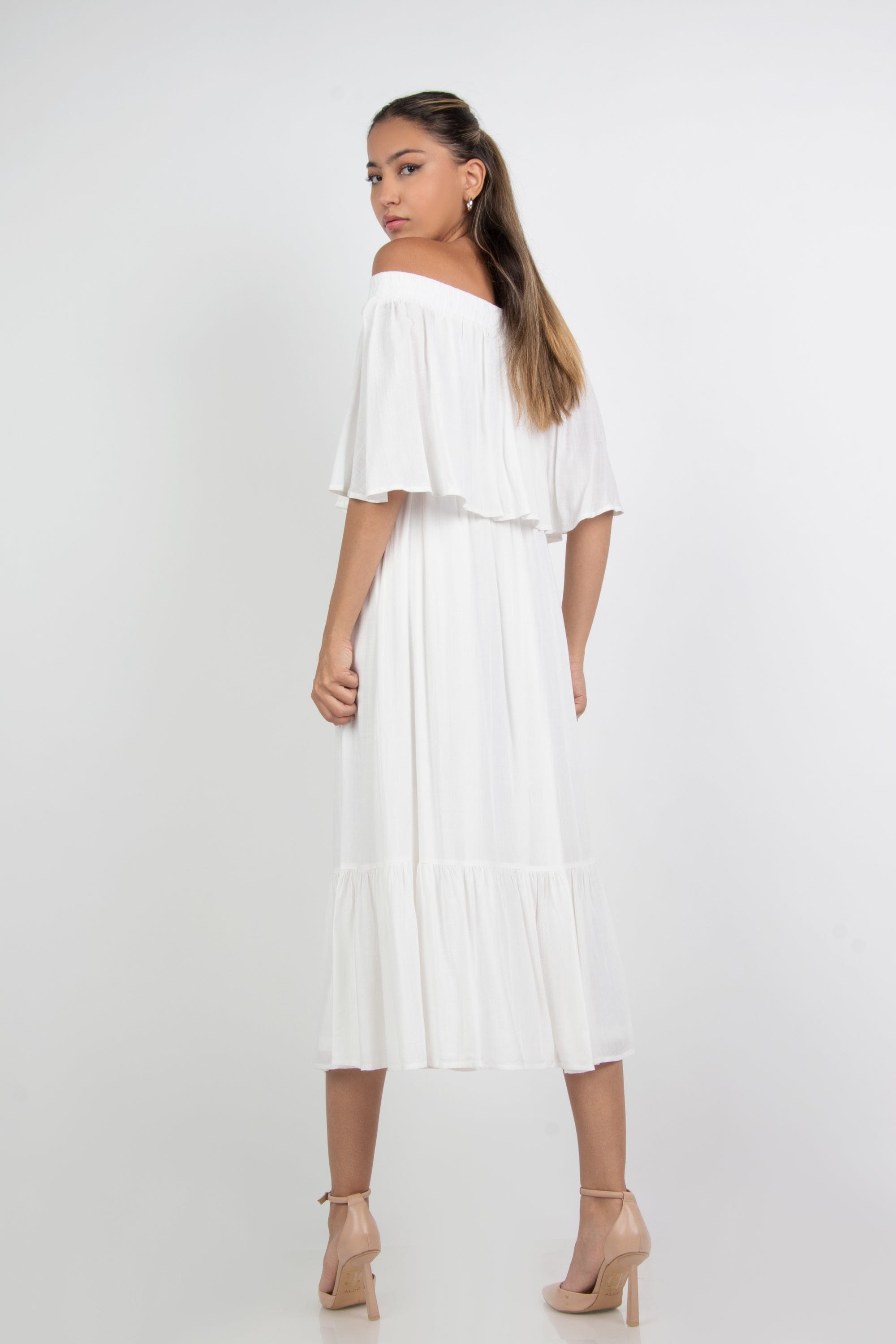 ميكا فستان ميدي اوف شولدر فارشة بكم قصير