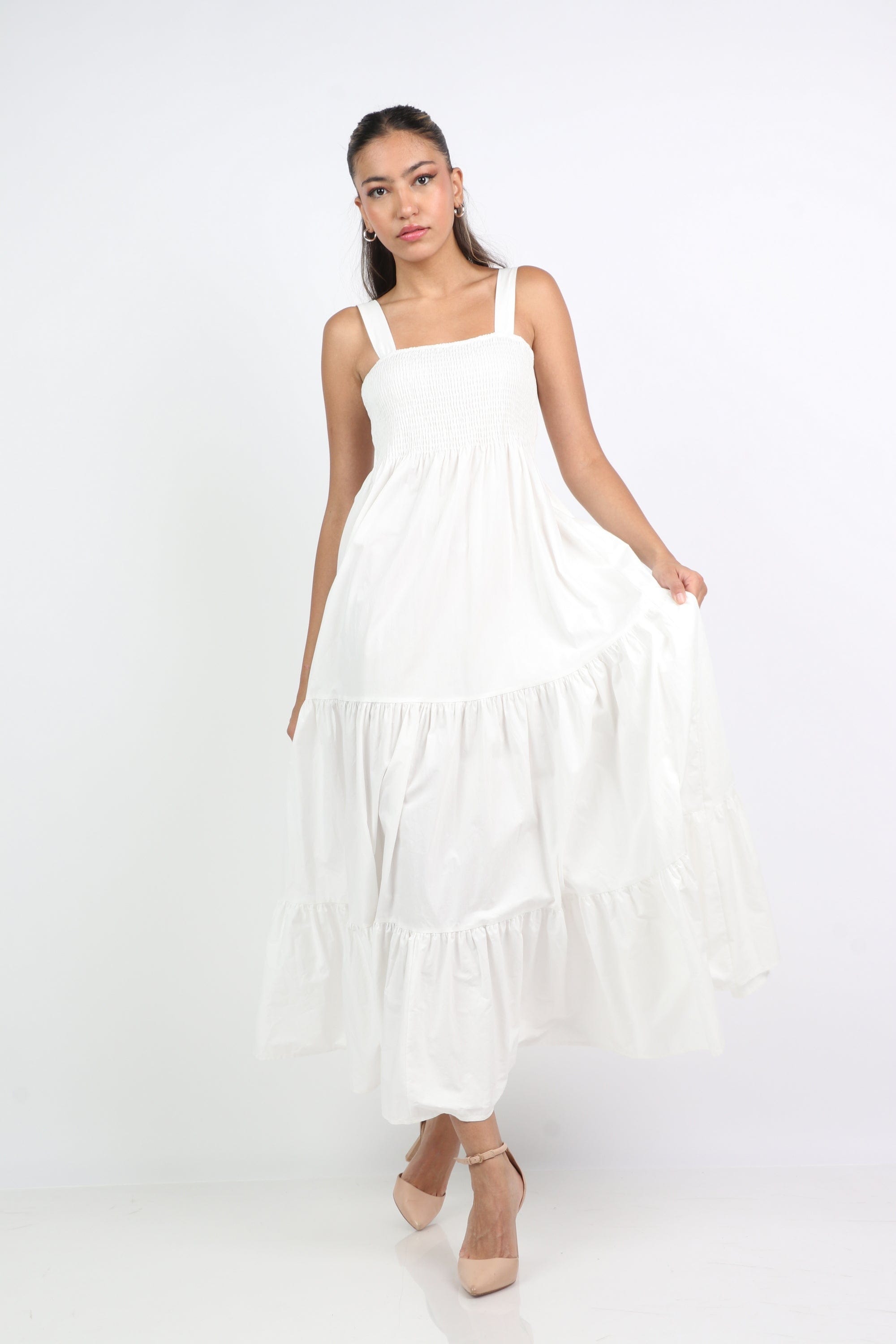 ميكا فستان طويل مكشكش واسع بحمالات عريضة