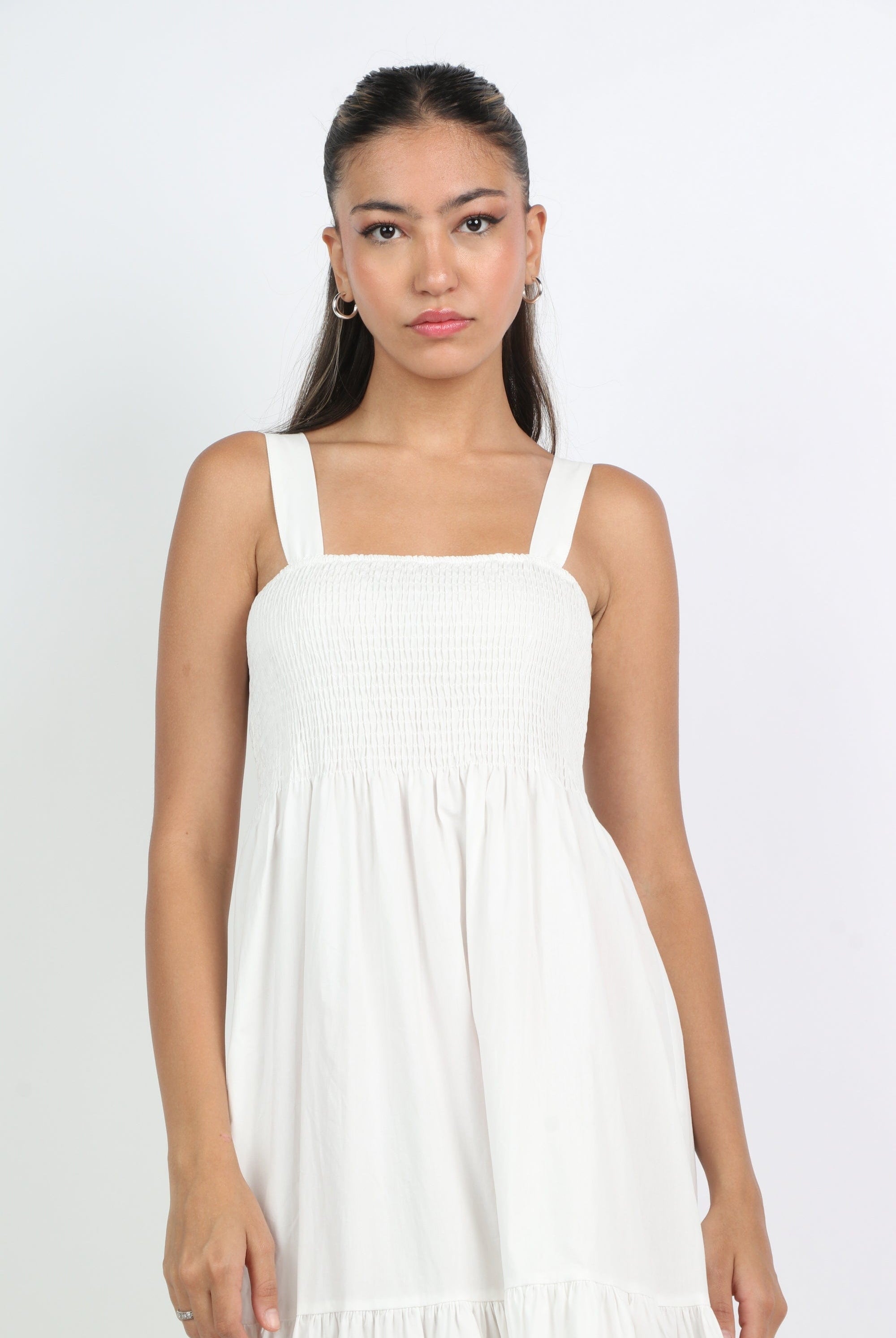 ميكا فستان طويل مكشكش واسع بحمالات عريضة