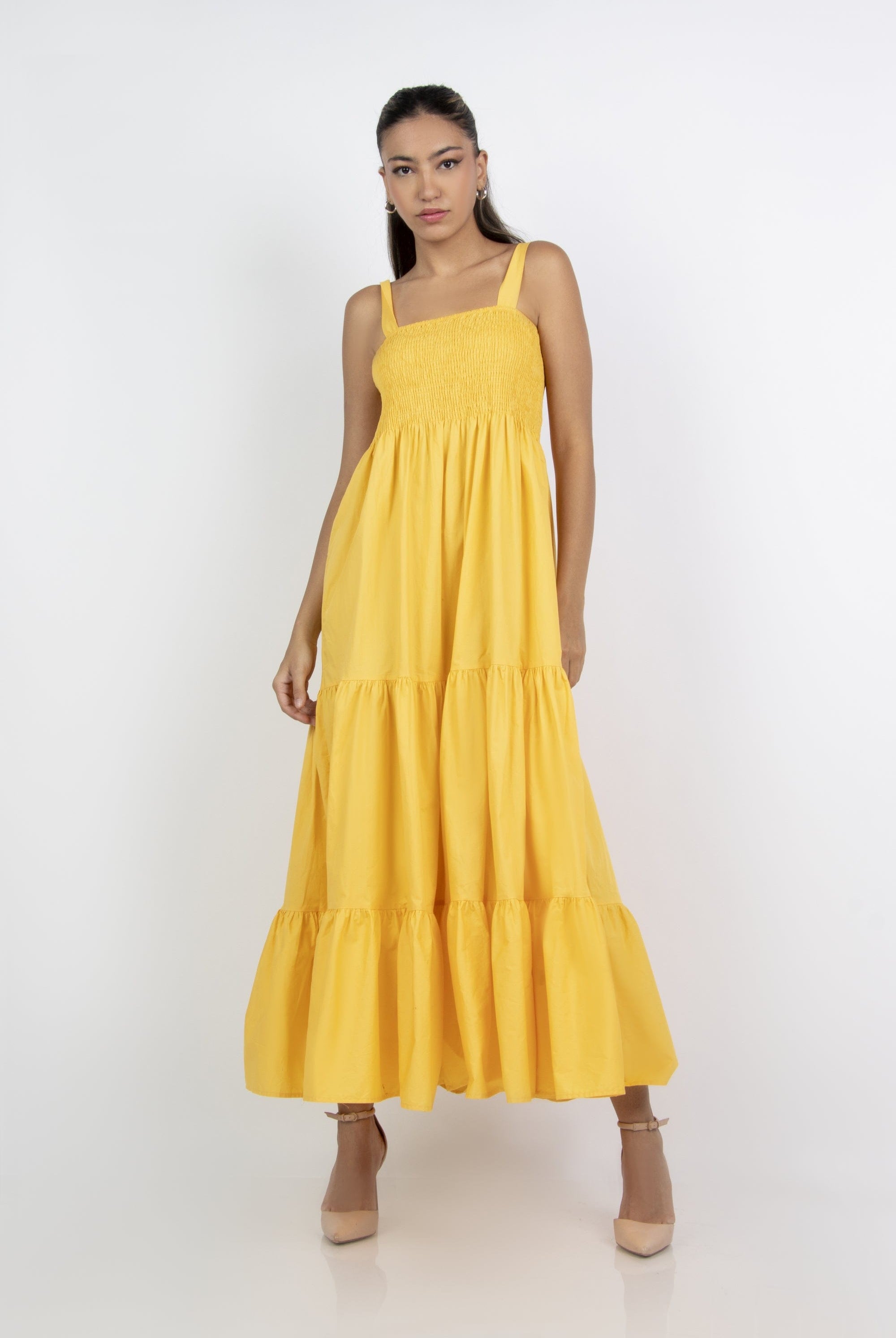 ميكا فستان طويل مكشكش واسع بحمالات عريضة