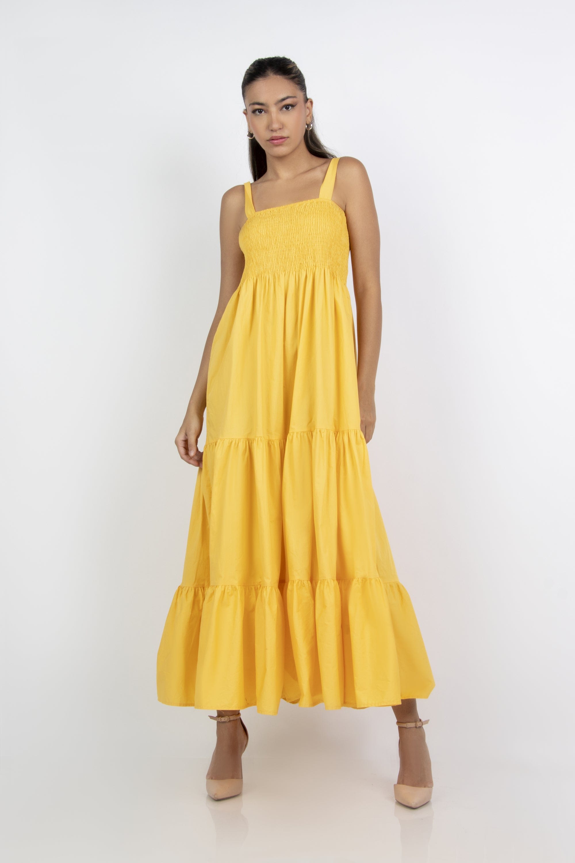 ميكا فستان طويل مكشكش واسع بحمالات عريضة