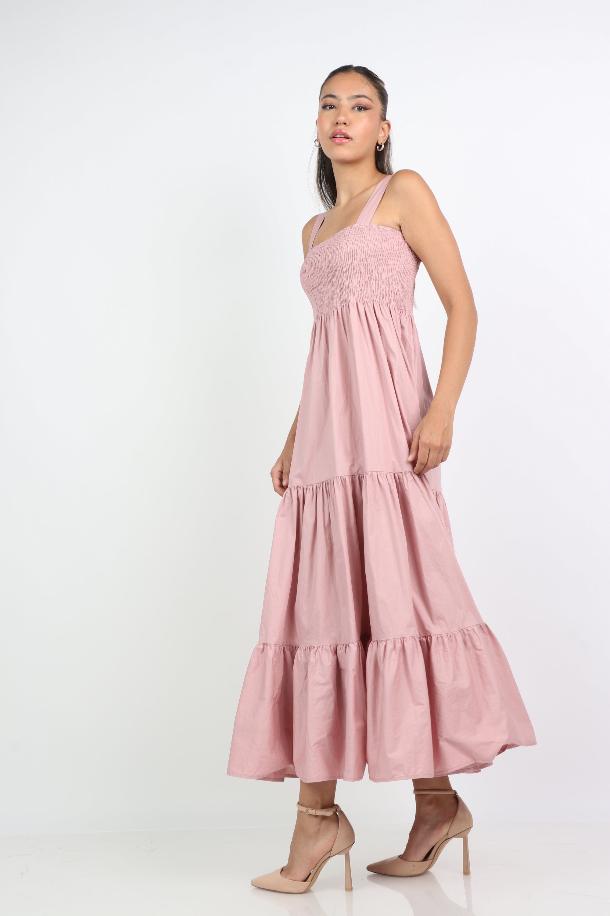 ميكا فستان طويل مكشكش واسع بحمالات عريضة