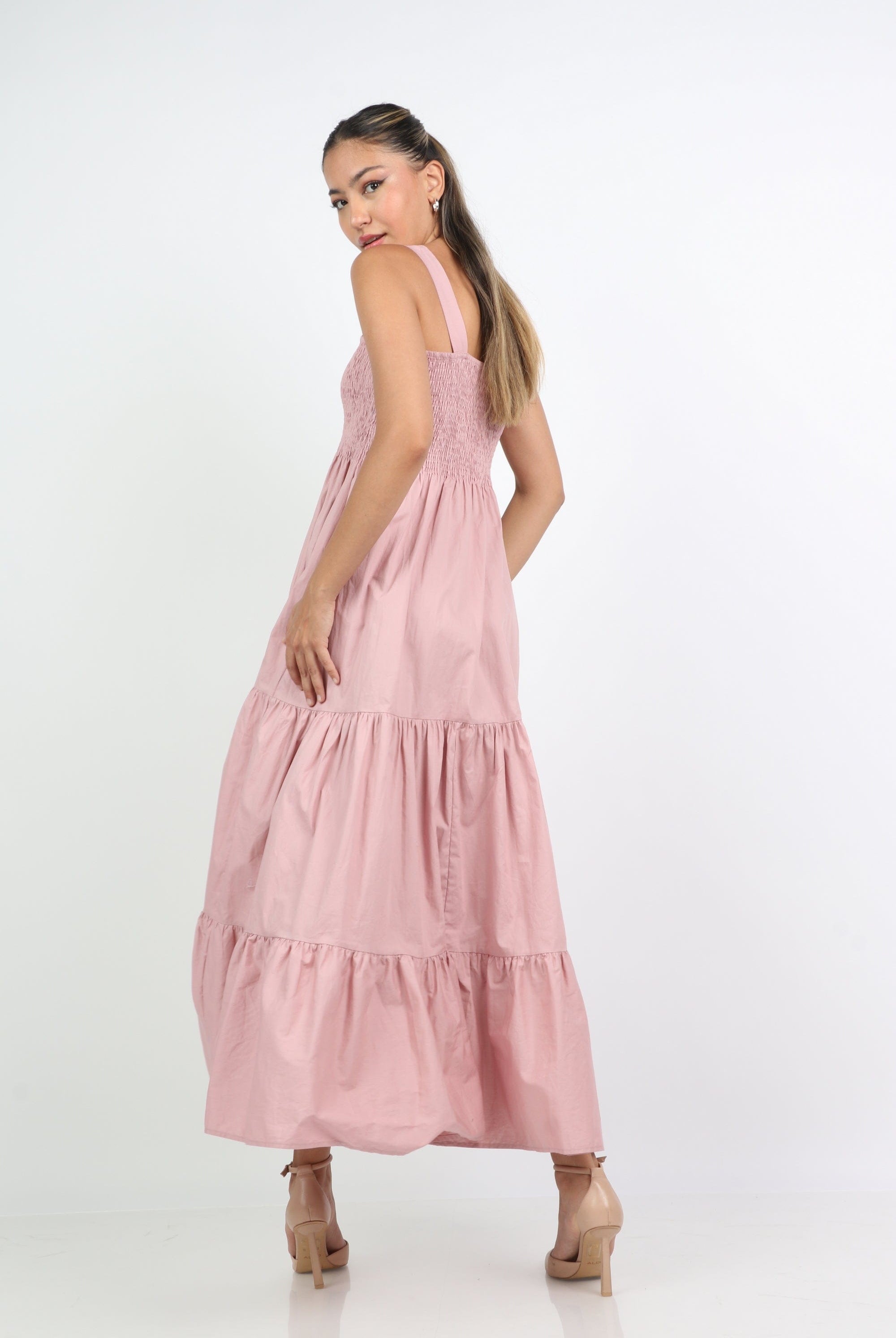 ميكا فستان طويل مكشكش واسع بحمالات عريضة