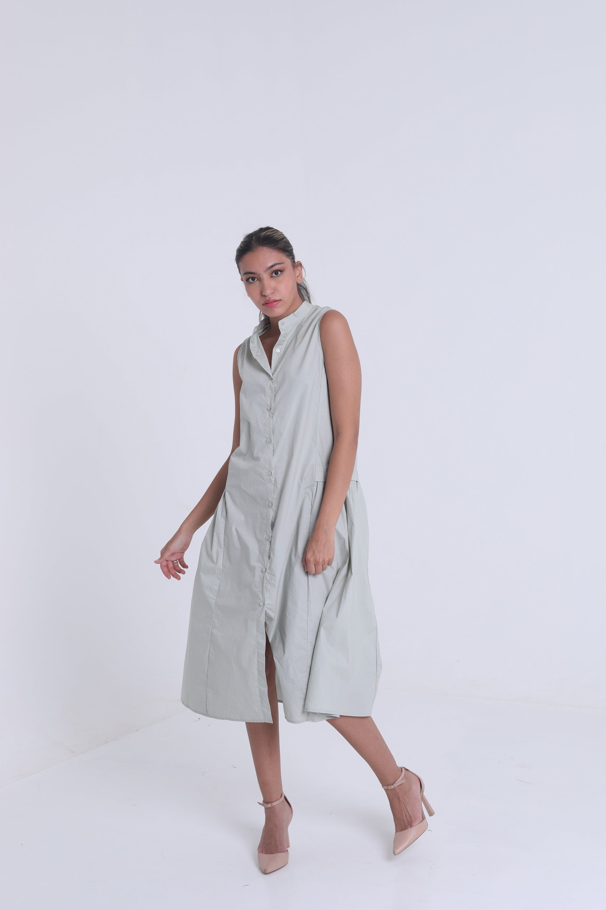 ميكا فستان ميدي بياقة وأزرار أمامية مفتوح بدون كم أخضر ليما