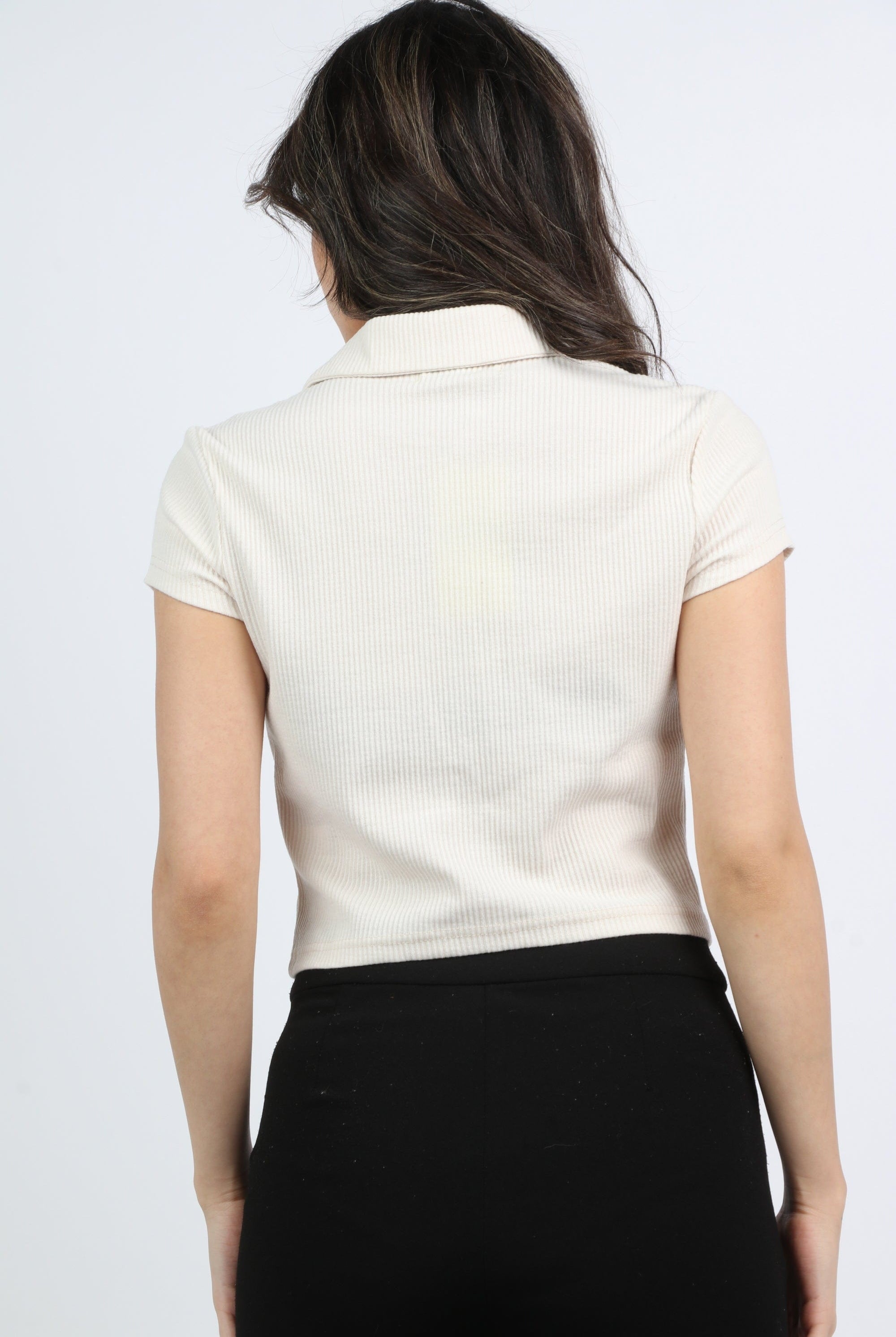 ميكا بلوزة سادة بياقة وسحاب كم قصير نسائي