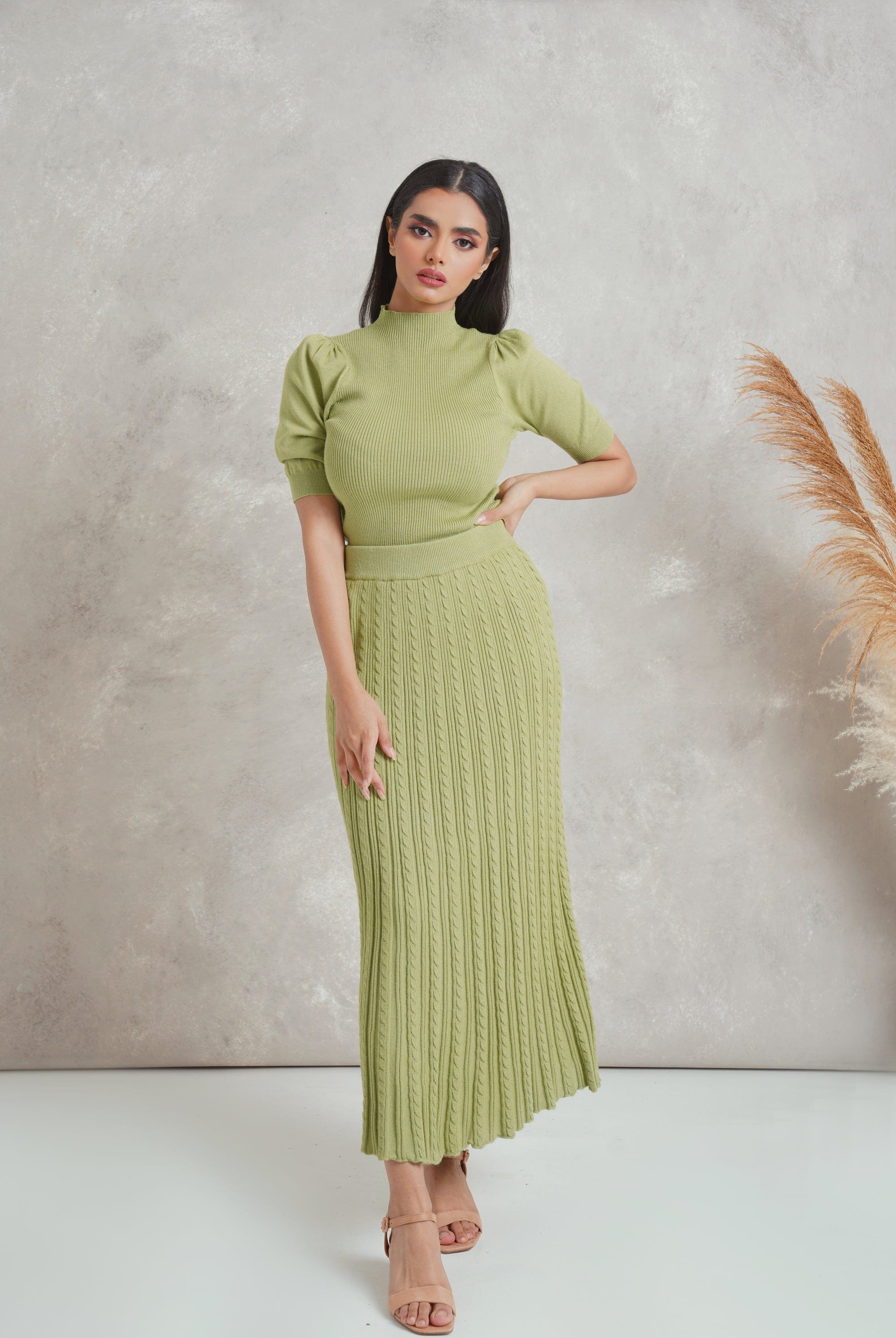 ميكا تنورة ميدي سادة مضلعة بخصر مطاط