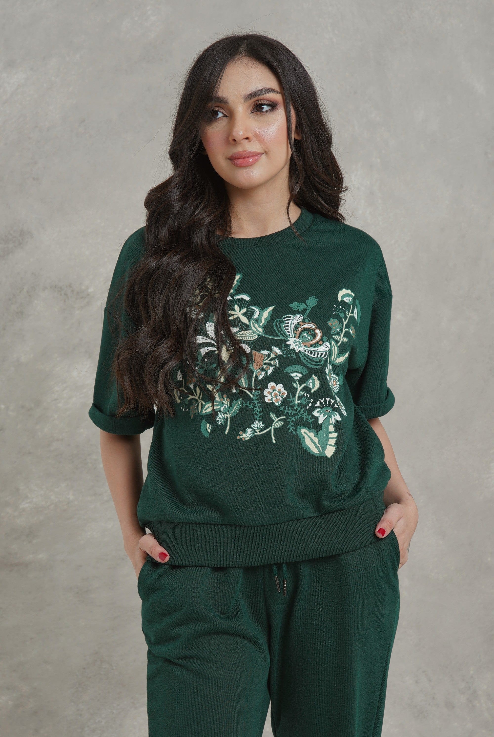 ميكا بلوزة مشجرة على الصدر نص كم نسائي