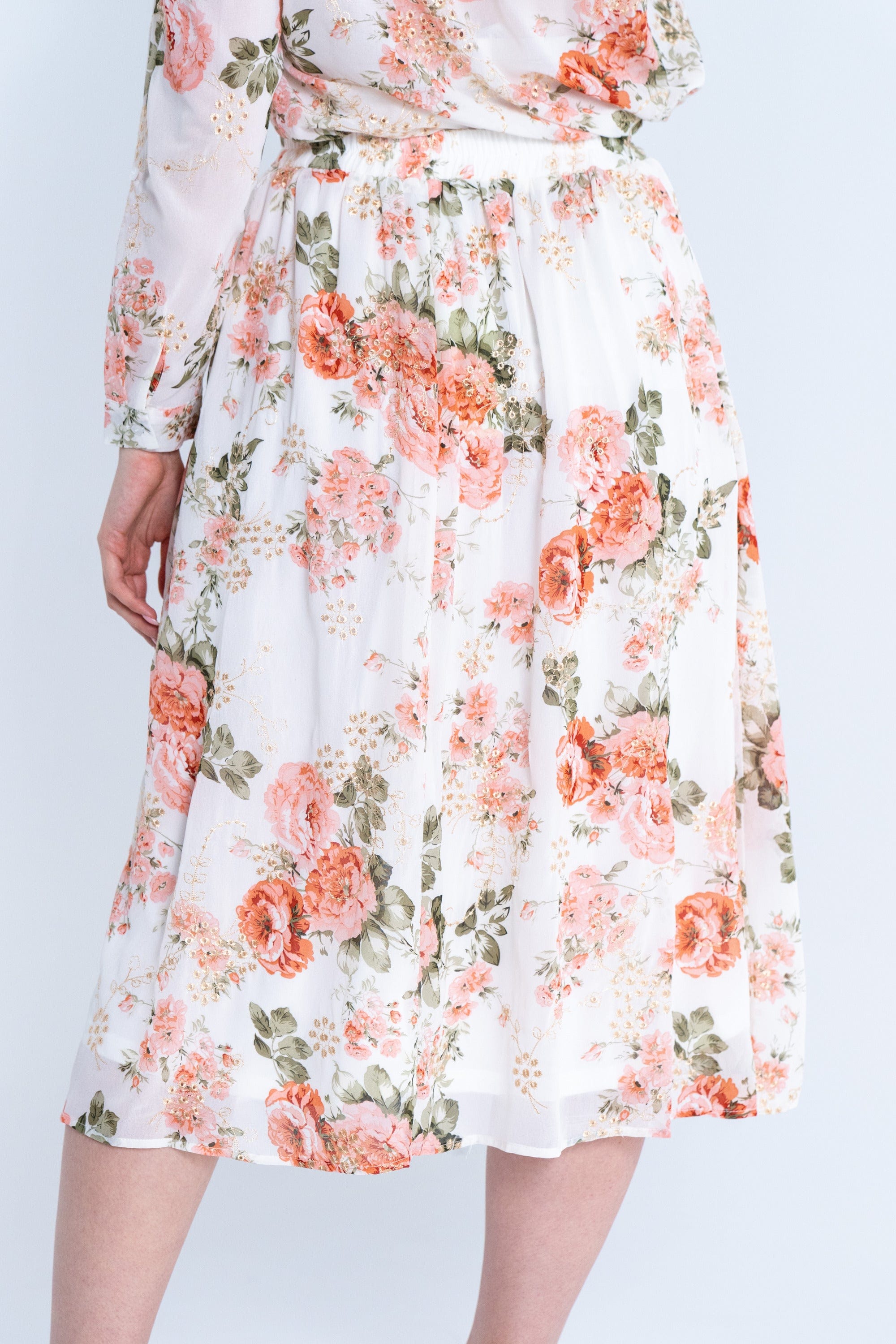 ู
ููุง ุชููุฑุฉ ู
ูุฏู ู
ูุฑุฏ ูููุด ุดูุงู ูุณุงุฆู