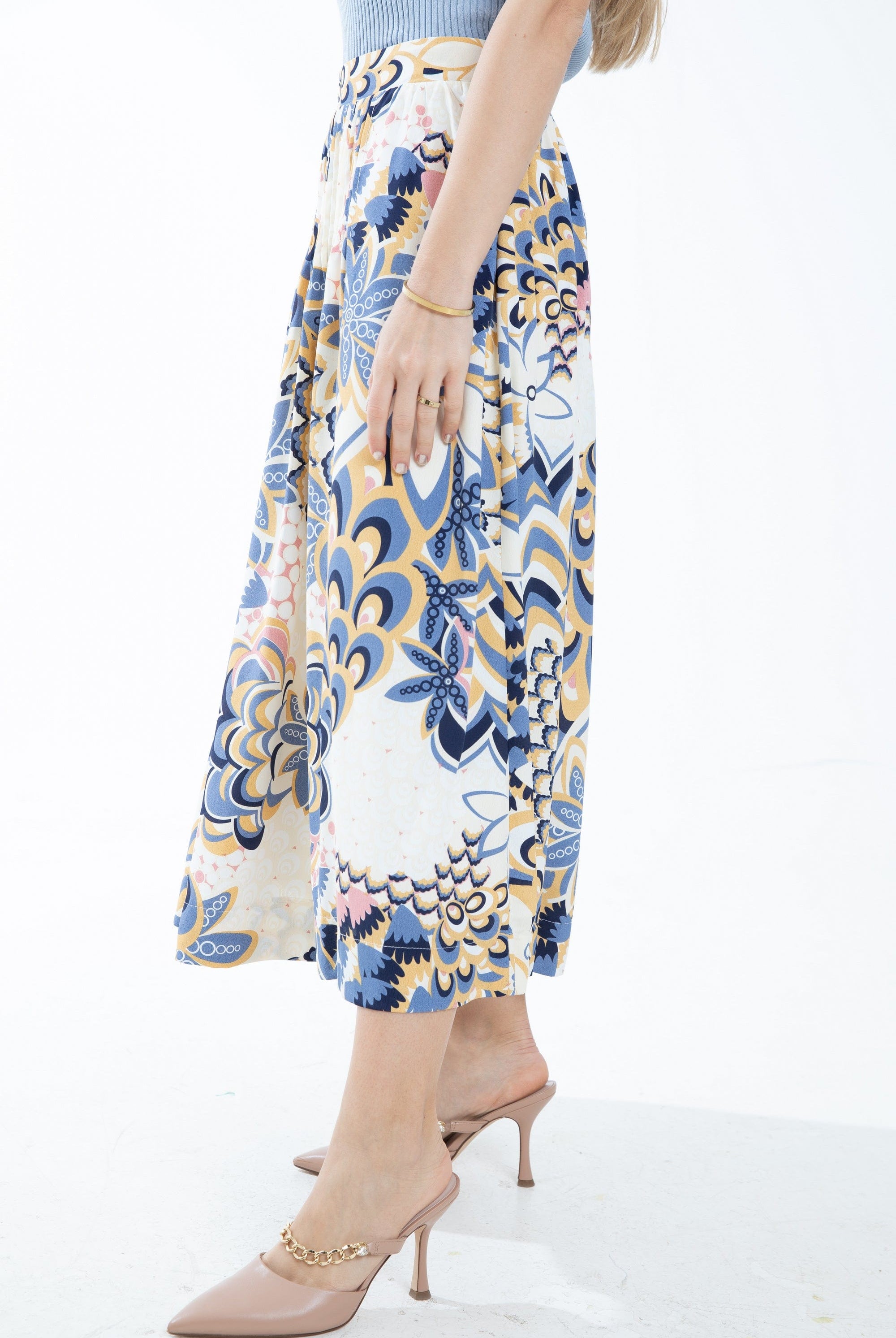 ميكا تنورة ميدي مشجرة بخصر مرتفع بكسرات على الخصر أزرق