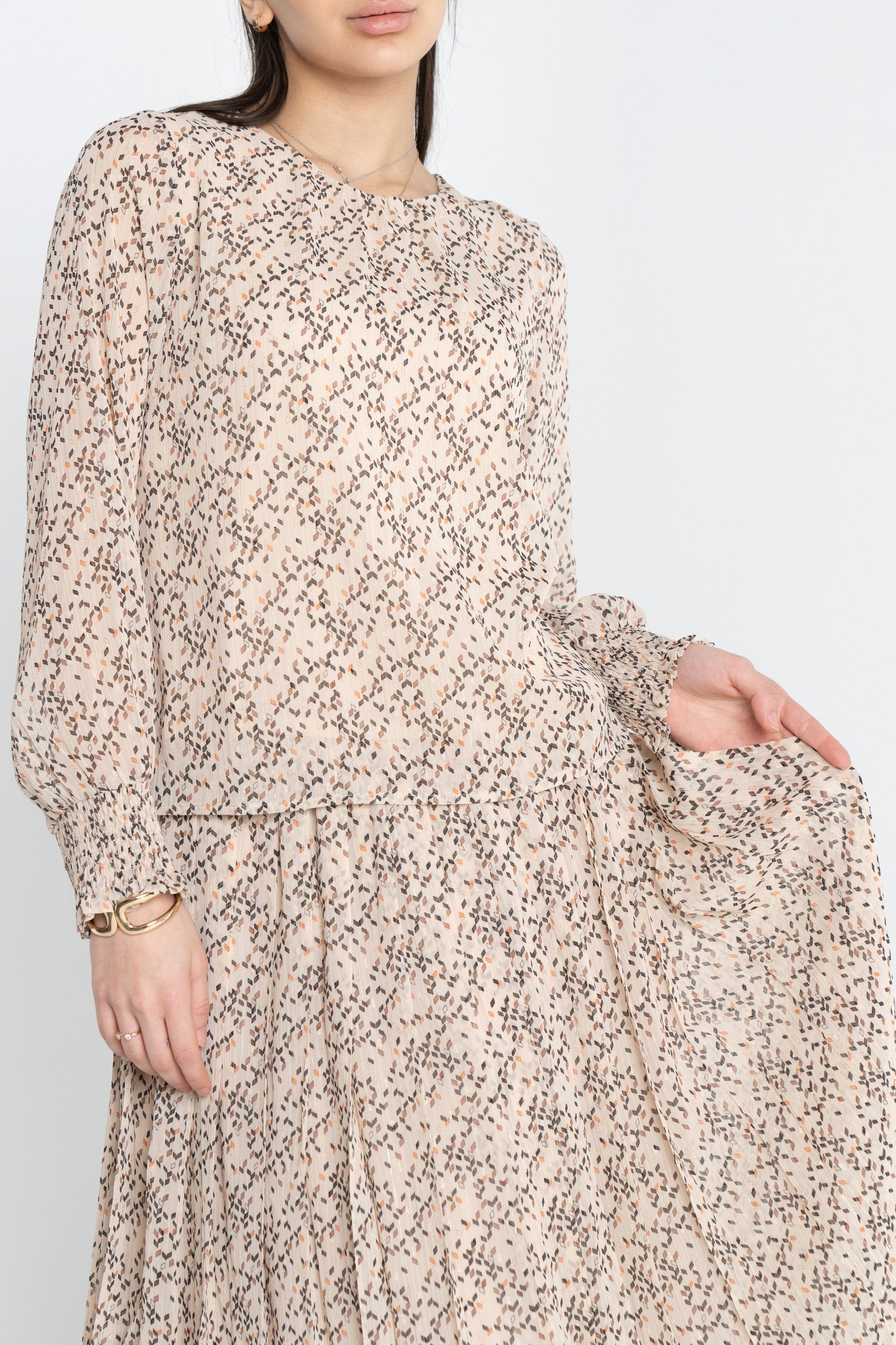 ู
ููุง ุจููุฒุฉ ู
ููุทุฉ ููุงุณูู ูู
ุทููู ุจู ูุณุงุฆู