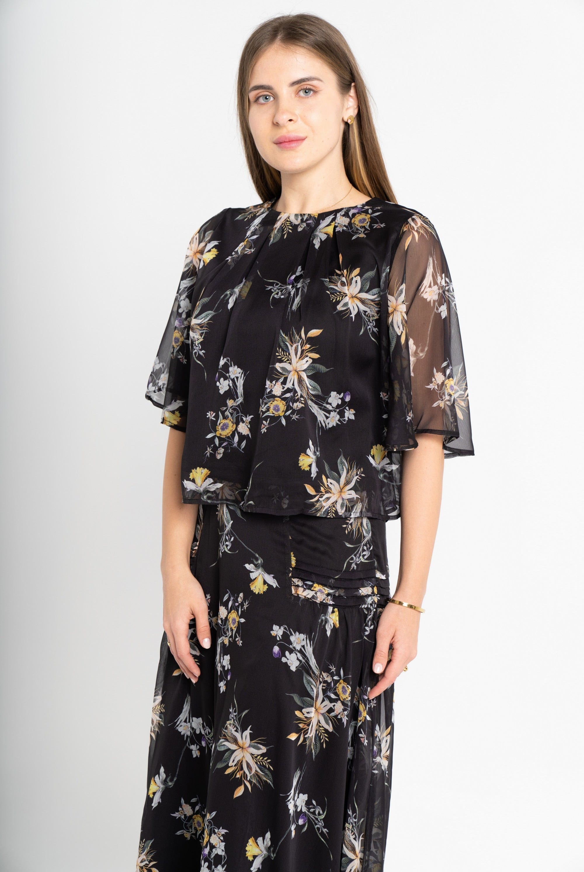 ميكا بلوزة منقوشة كم فراشة