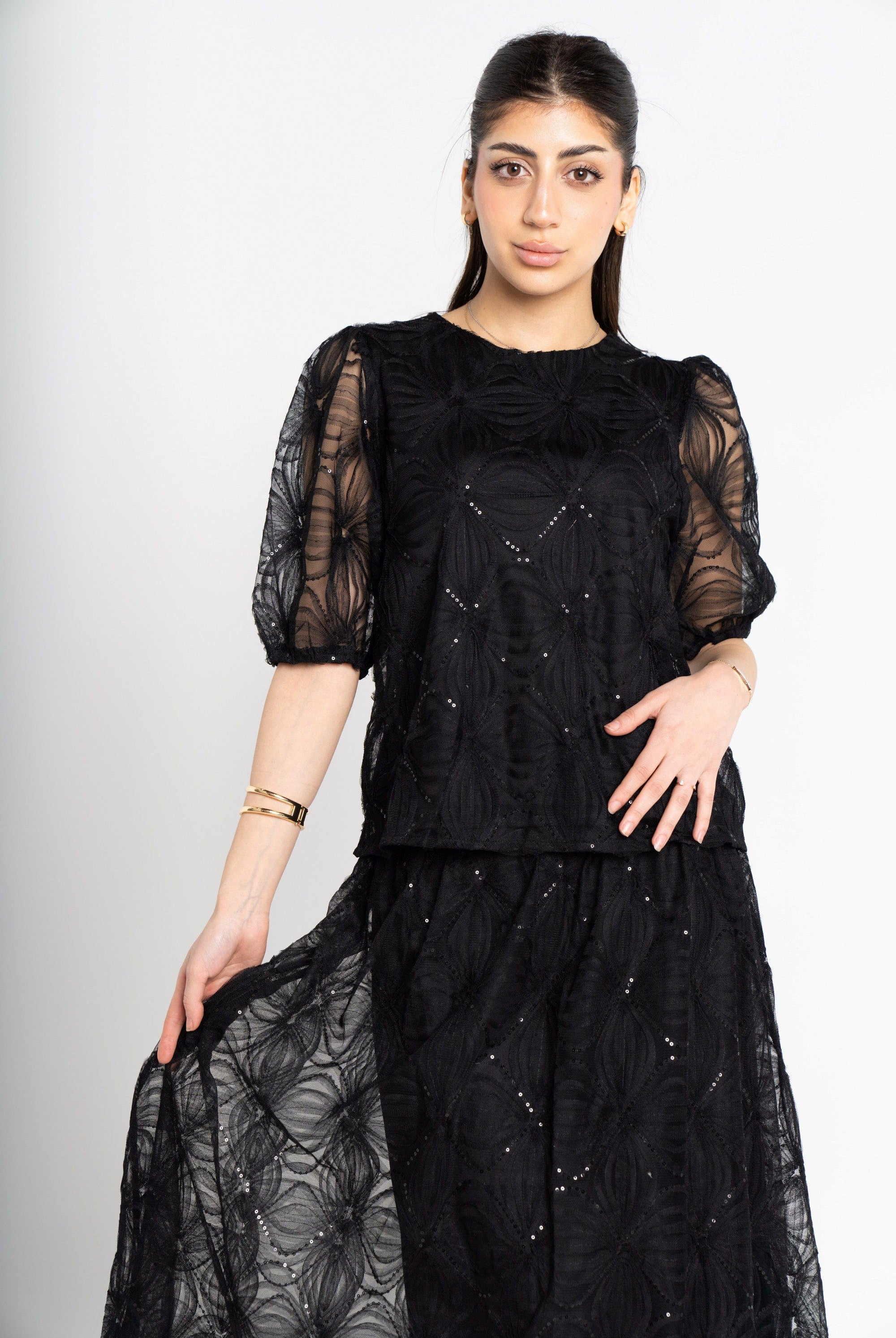 ميكا بلوزة بأكمام قصيرة بكم شفاف