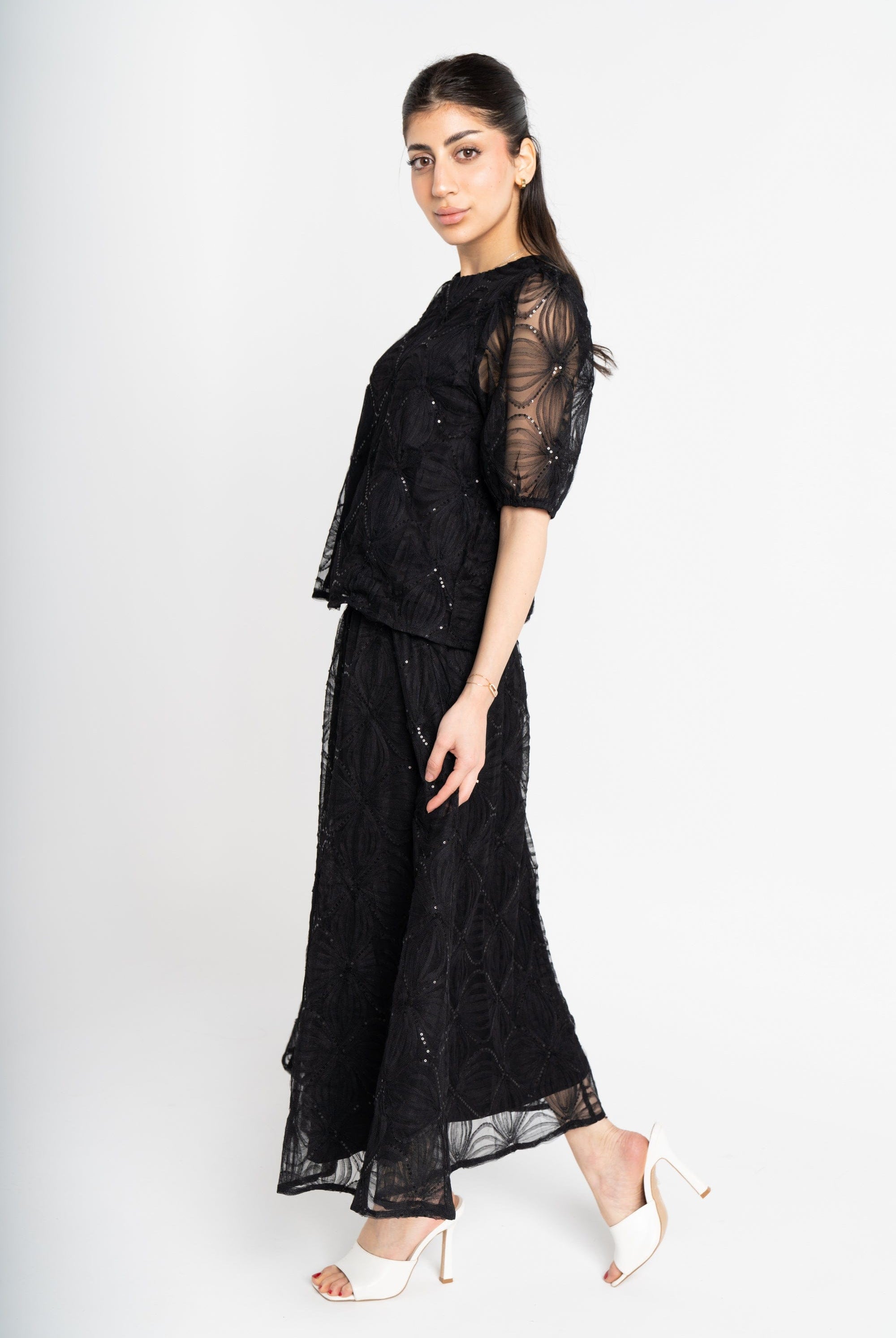 ميكا بلوزة بأكمام قصيرة بكم شفاف