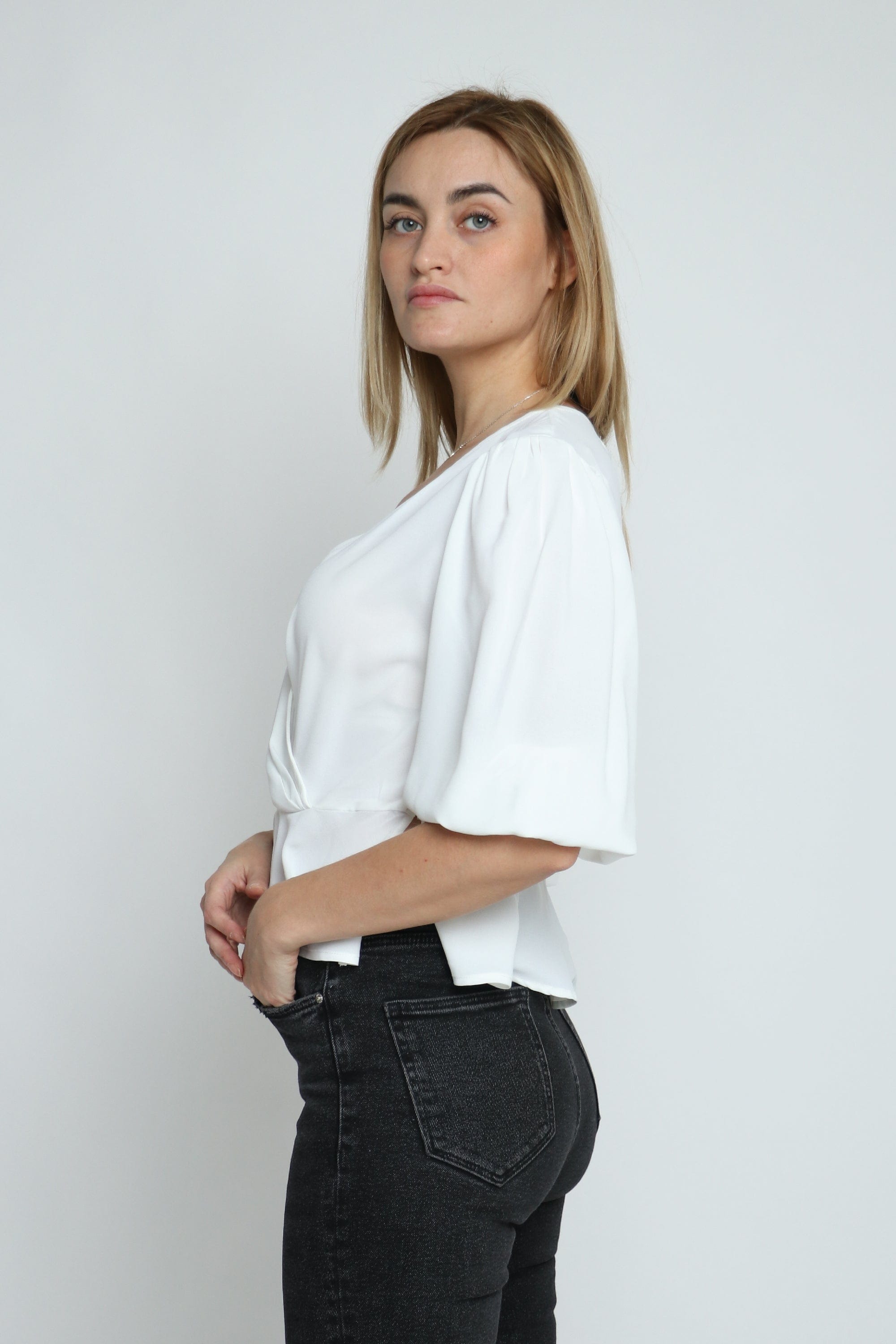 ميكا بلوزة لف واسعة كم طويل منفوخ فتحة سبعة نسائي