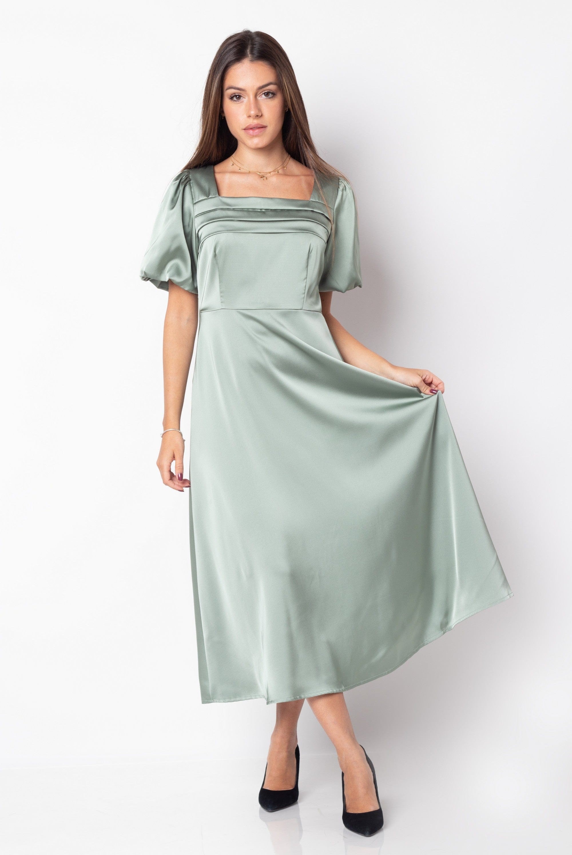 ميكا فستان ميدي حرير ياقة مربعة بكم قصير