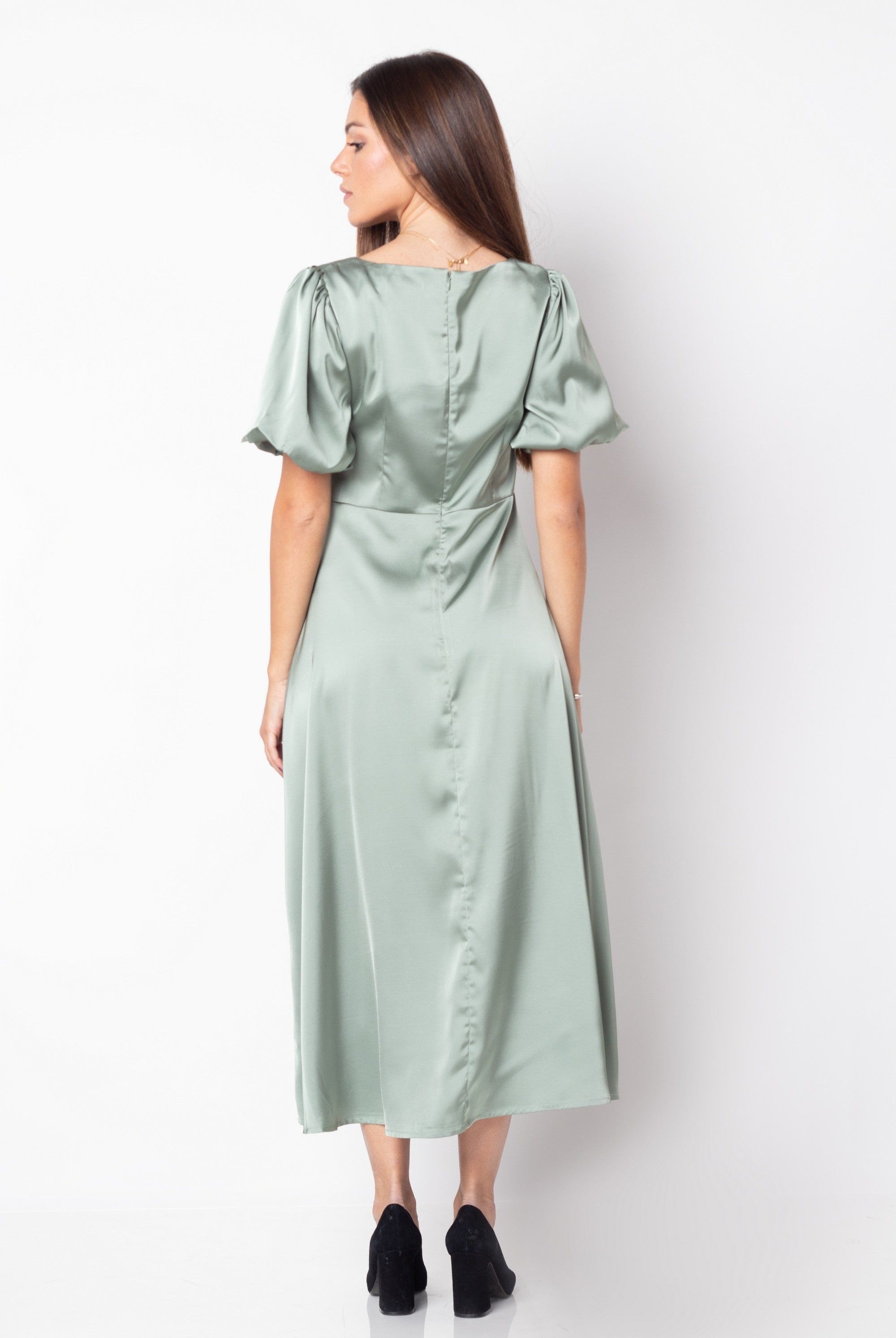 ميكا فستان ميدي حرير ياقة مربعة بكم قصير