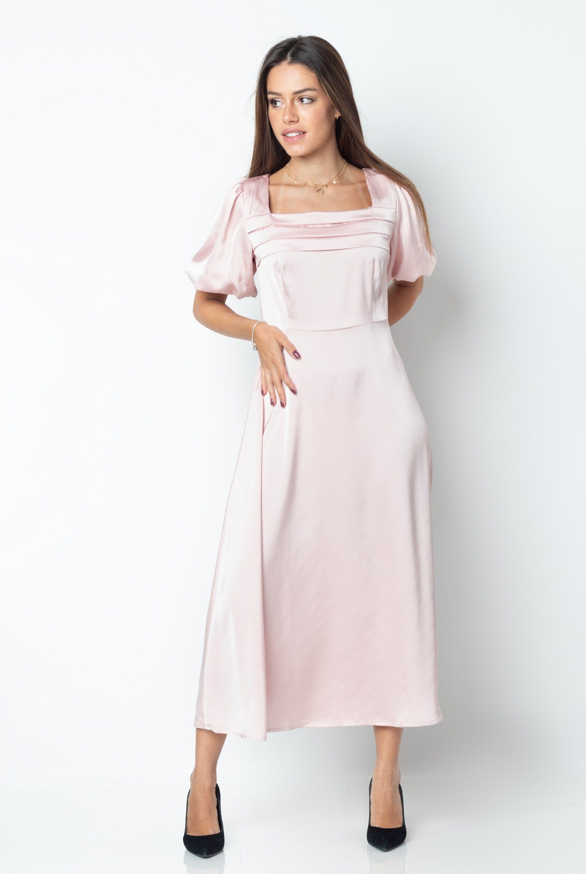 ميكا فستان ميدي حرير ياقة مربعة بكم قصير