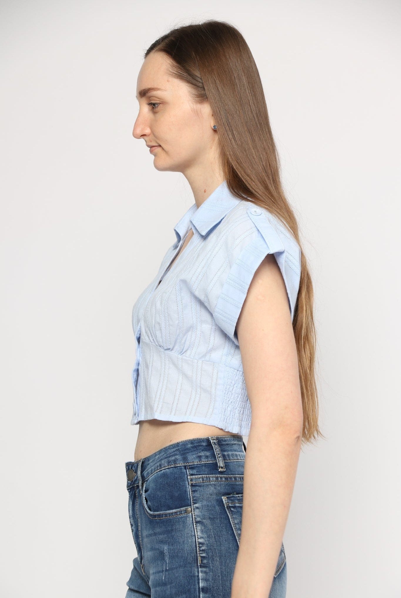 ميكا قميص قصير بياقة مفتوح من الصدر كم قصير نسائي