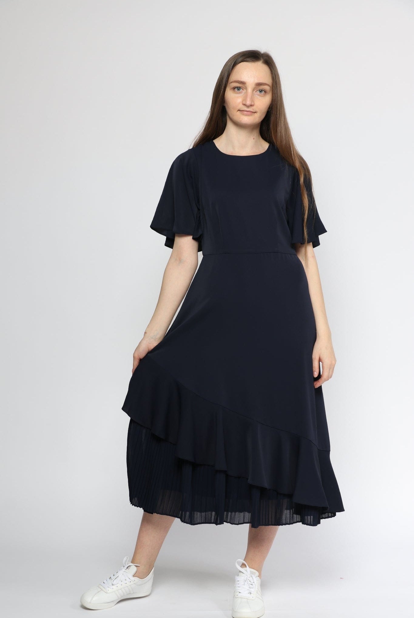 ميكا فستان ميدي بأكمام قصيرة سادة بكرانيش من الأسفل