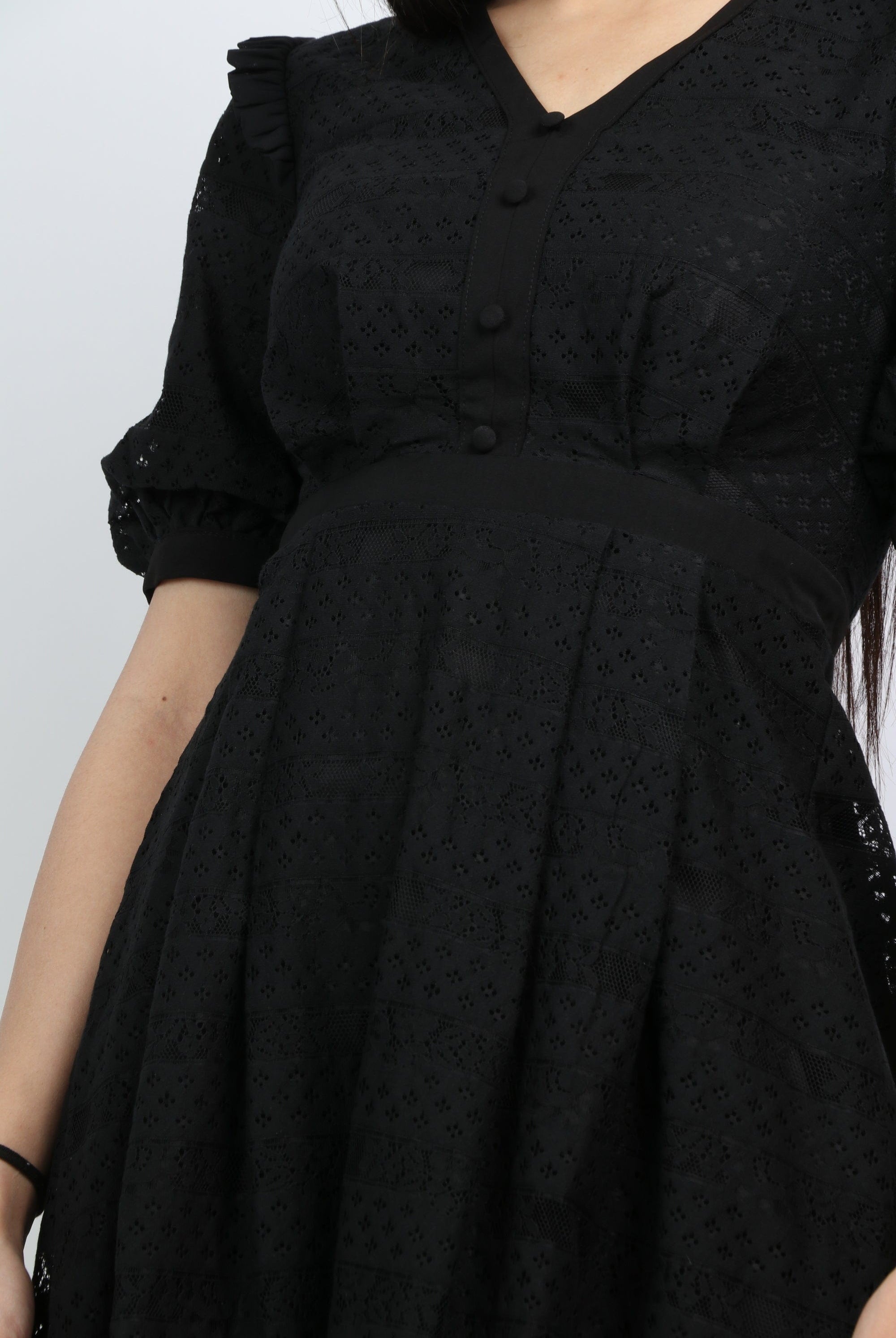 ميكا فستان ميدي جوبير مزموم بكم قصير