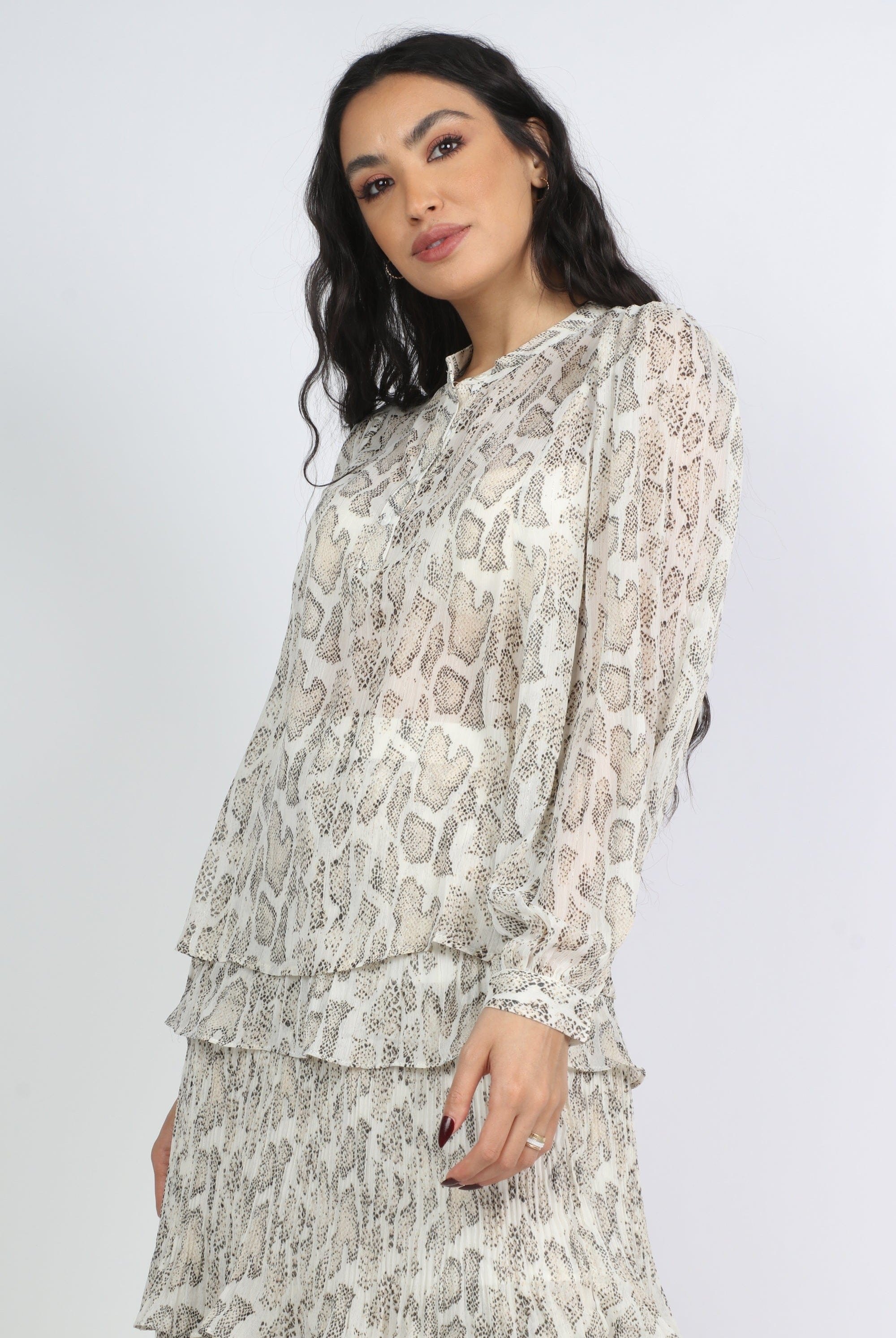 ميكا بلوزة على نمط جلد ثعبان بكم طويل نسائي