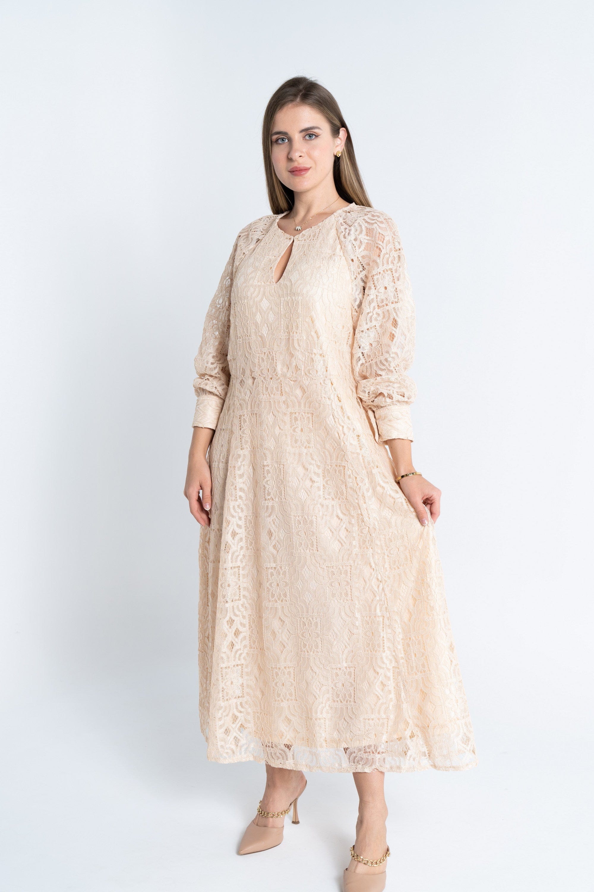 ميكا فستان ميدي مخرم بفتحة على الصدر مبطن نسائي