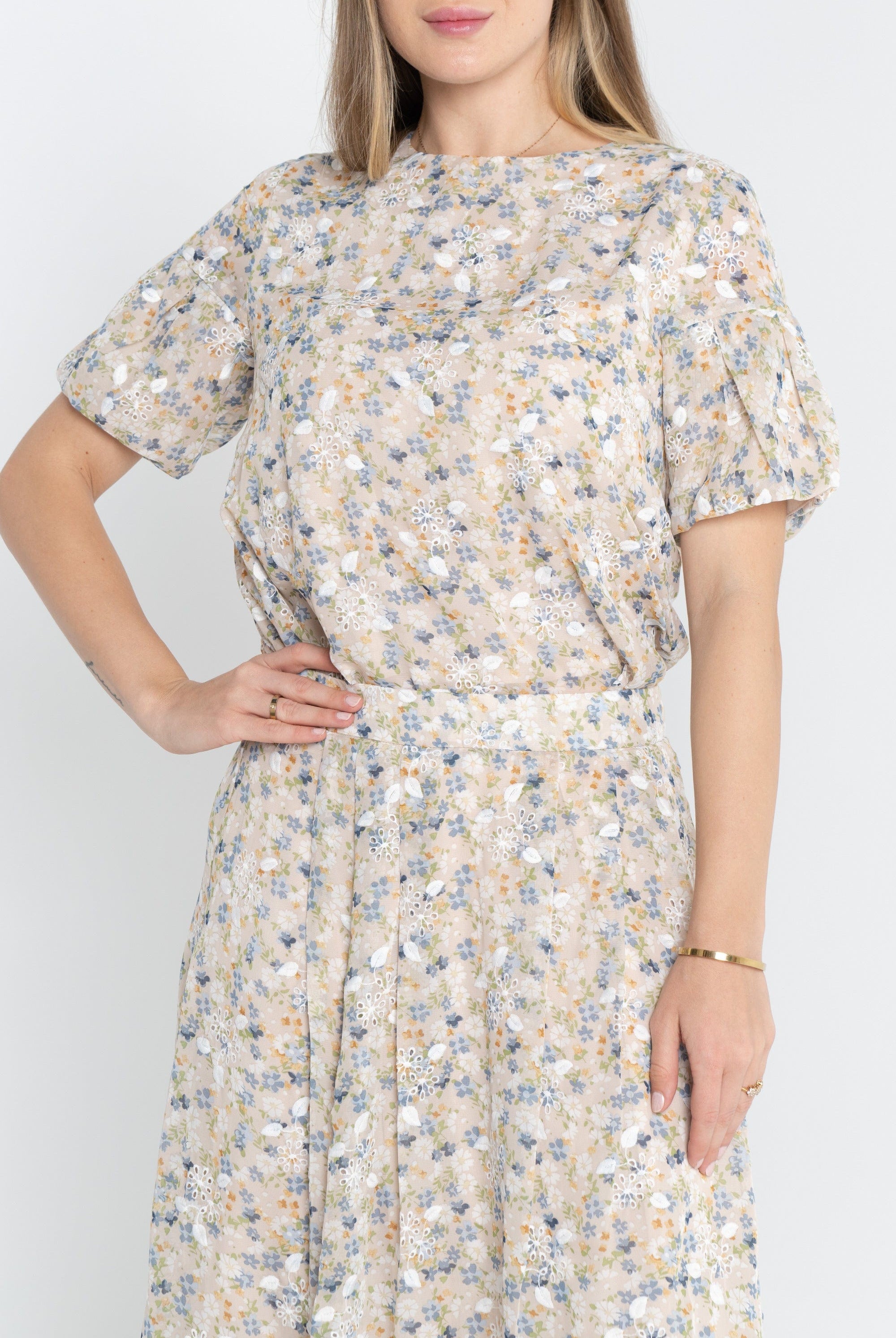 ميكا بلوزة موردة كم قصير نسائي