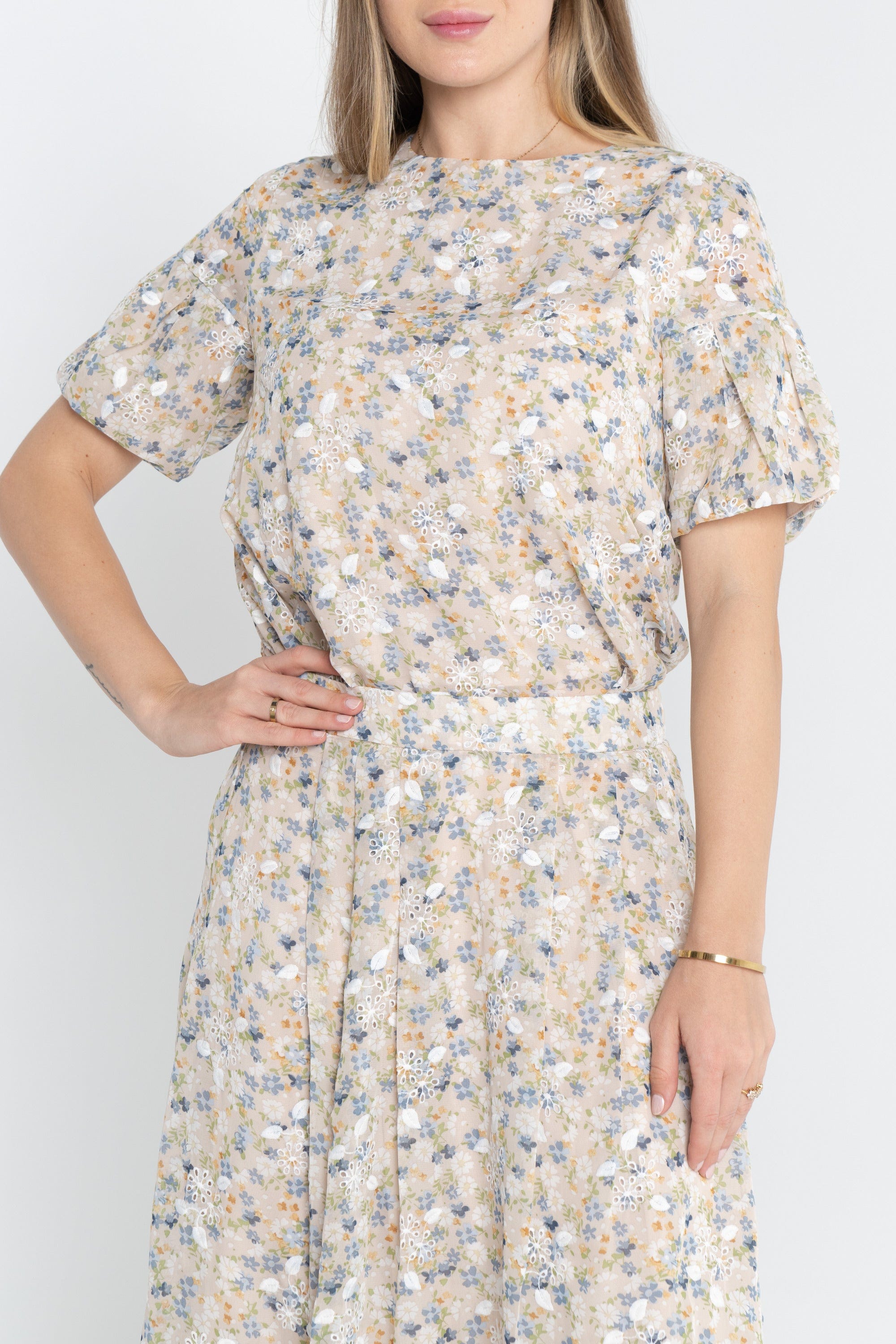 ميكا بلوزة موردة كم قصير نسائي