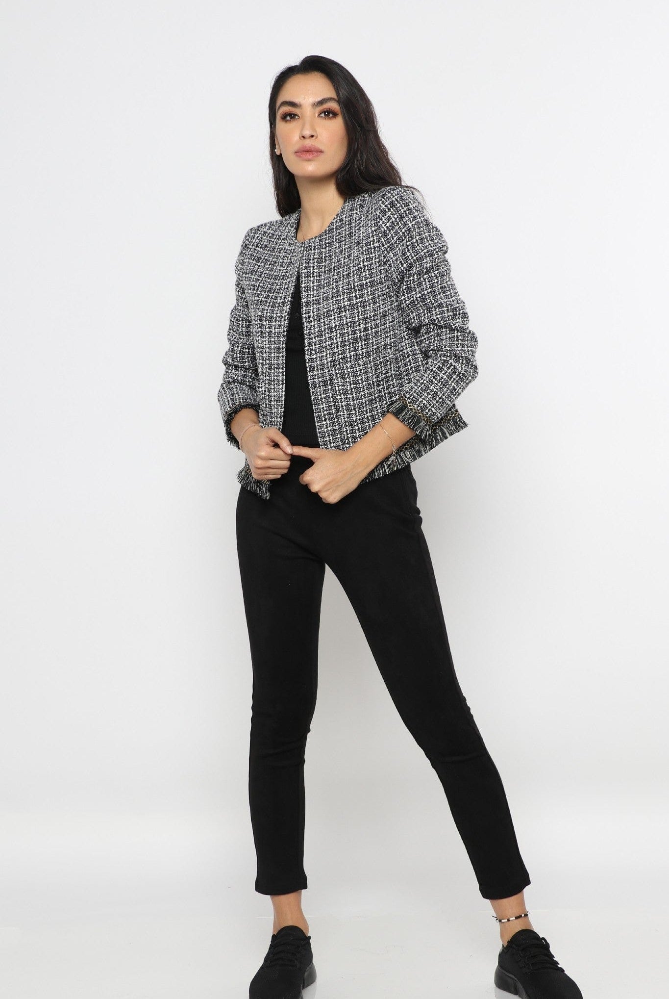 ميكا جاكيت كلاسيك قصير بخيوط من أسفل كم طويل نسائي