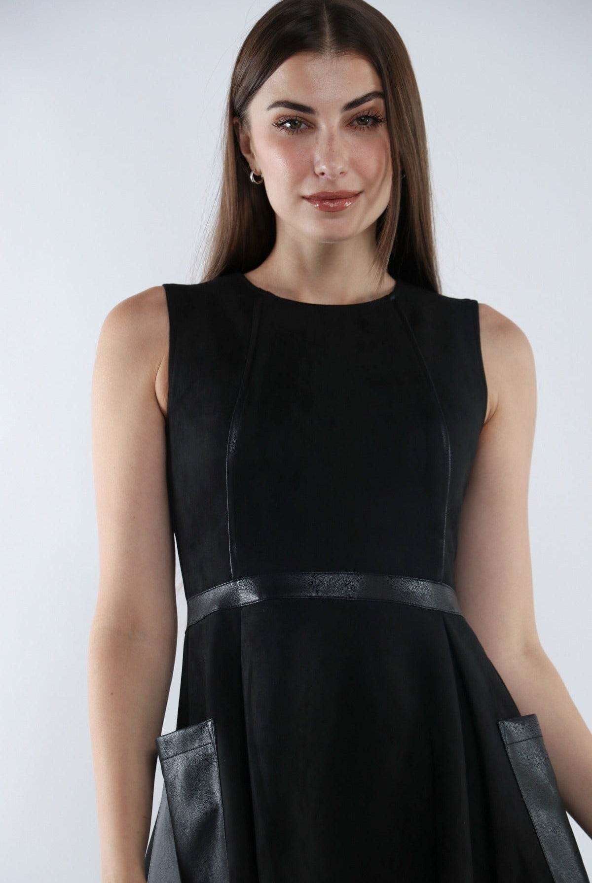 ميكا فستان ميدي بدون أكمام مخصر مزين بجيوب