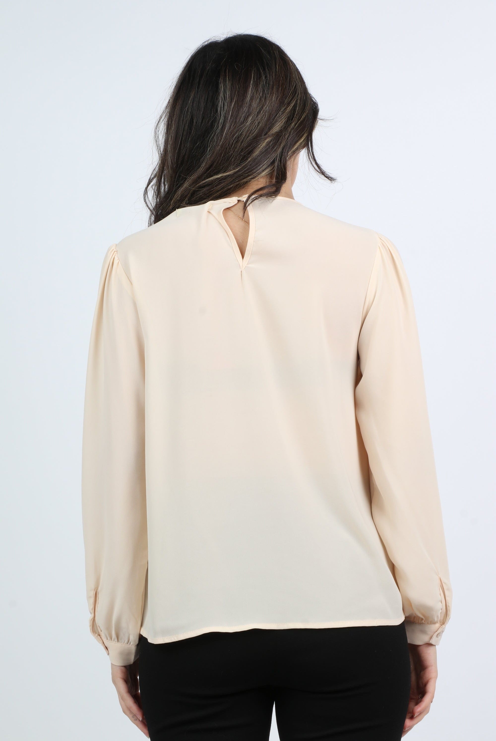 ميكا بلوزة بليسيه على الصدر كم طويل نسائي