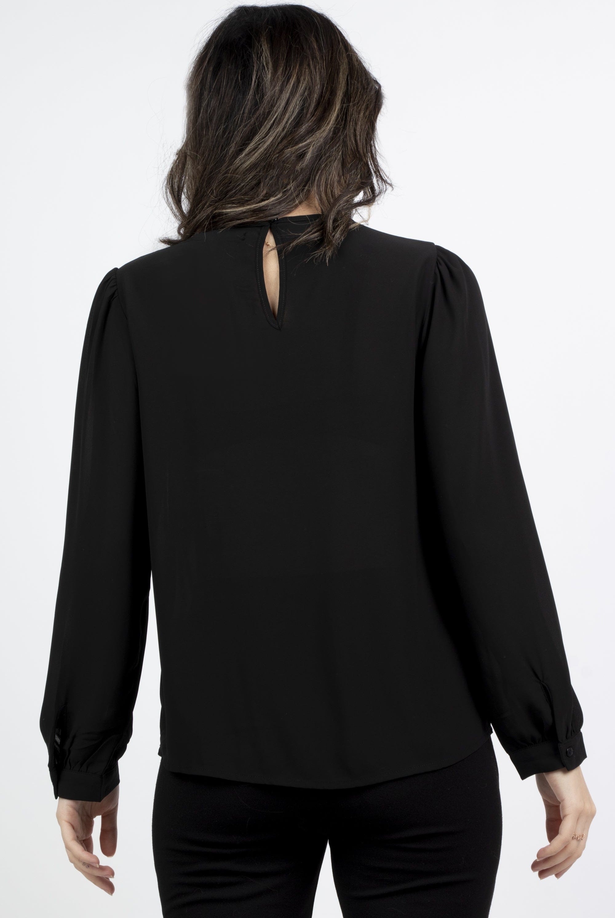 ميكا بلوزة بليسيه على الصدر كم طويل نسائي