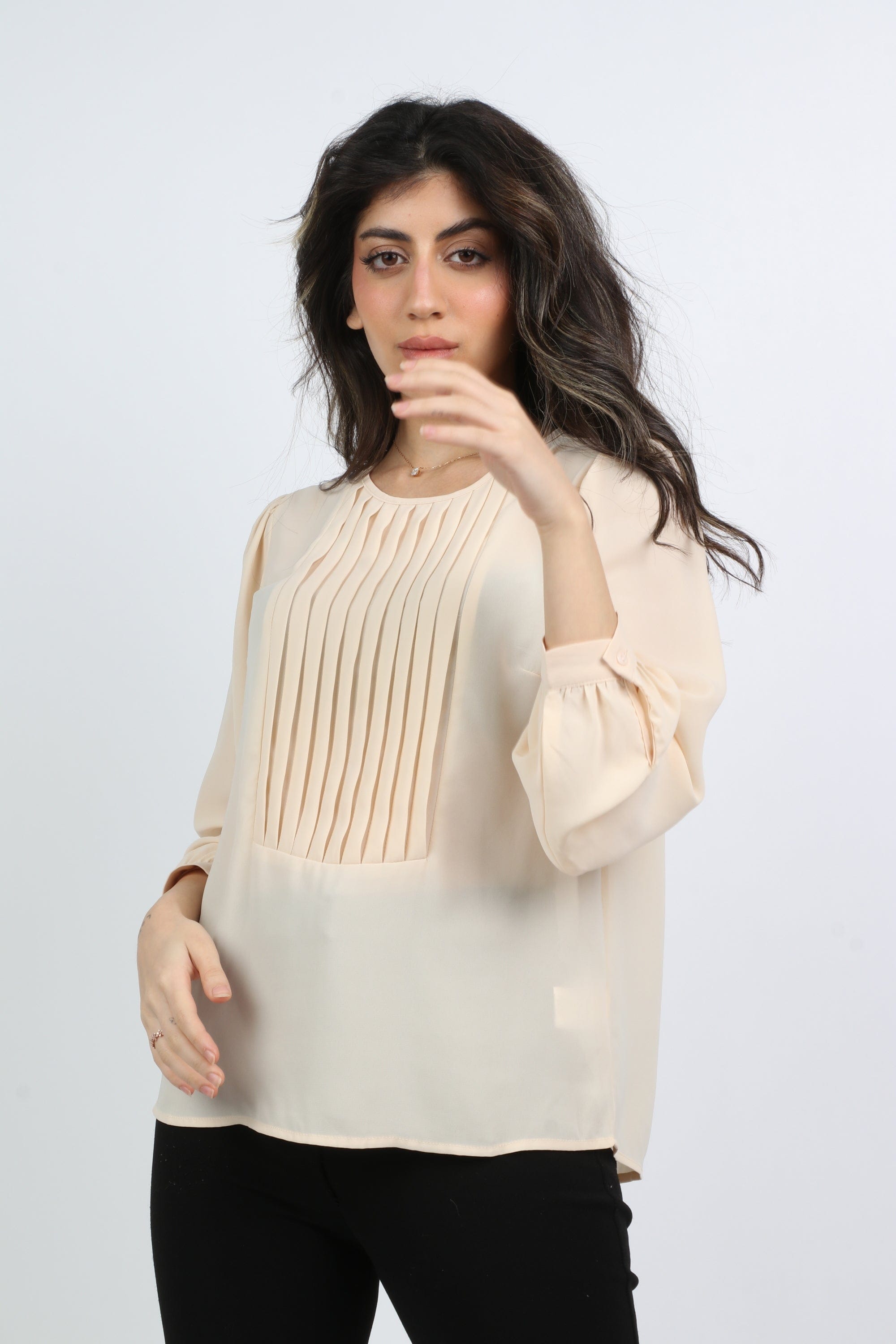 ميكا بلوزة بليسيه على الصدر كم طويل نسائي