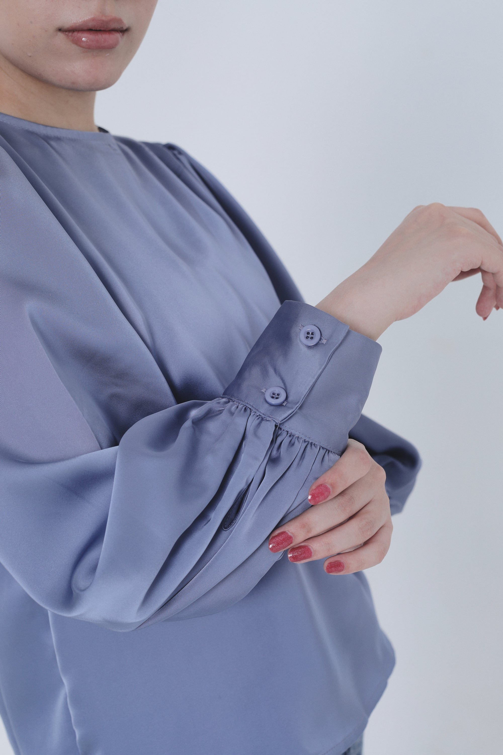 ميكا بلوزة ستان سادة بأكمام منفوخة طويلة نسائي