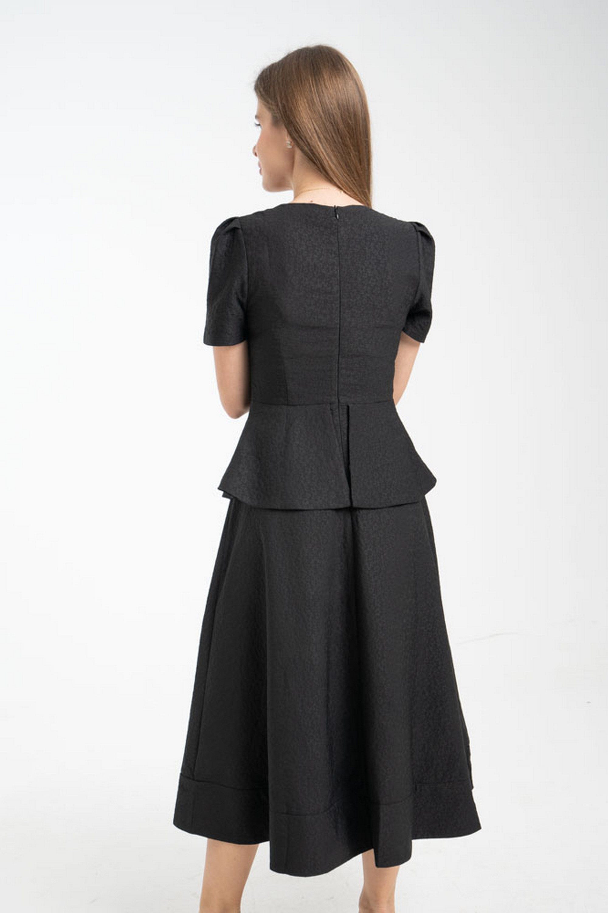 ميكا فستان ميدي كلاسيك بنقشة ورد كم قصير وياقة مربعة