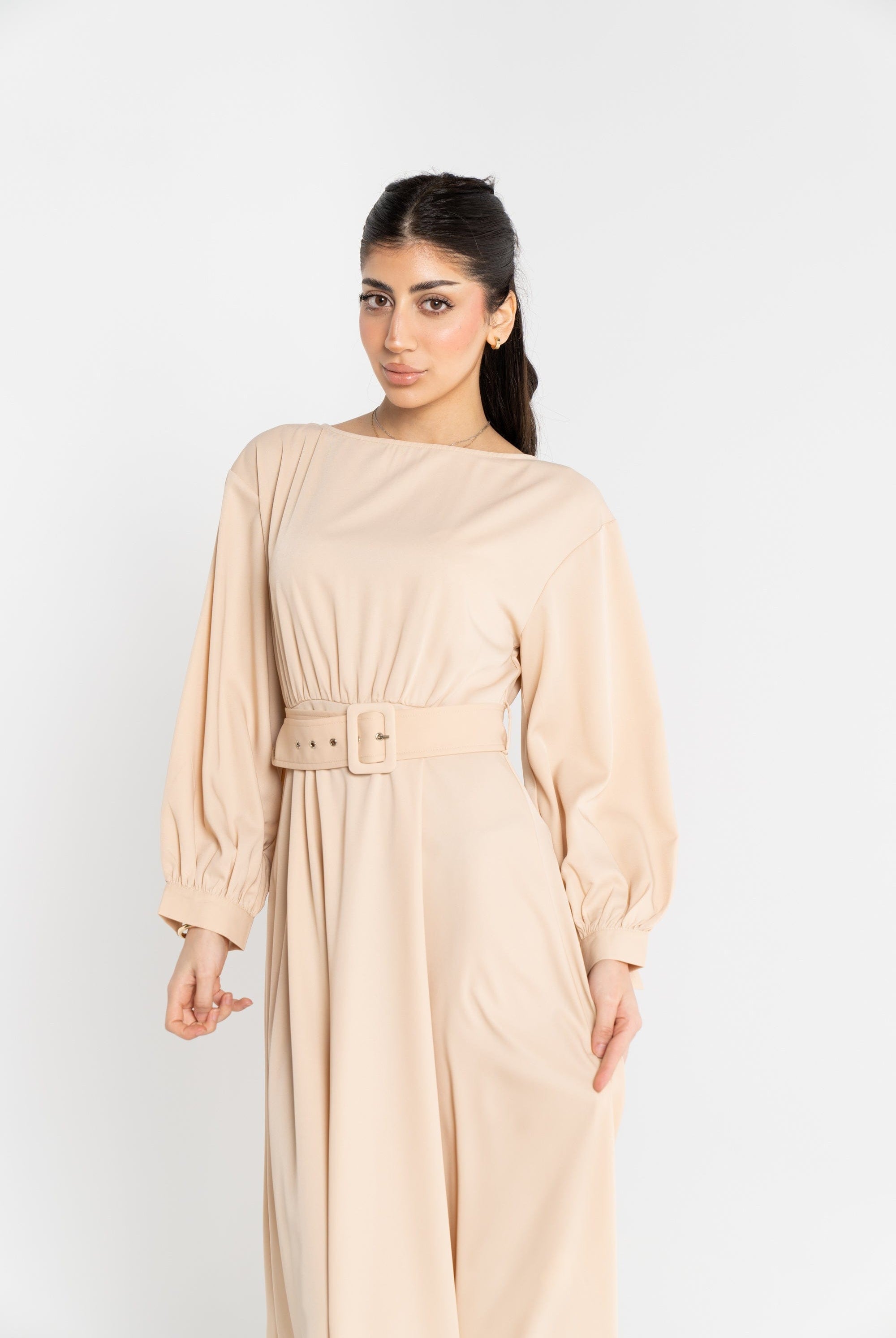 ميكا فستان ميدي سادة مع حزام على الخصر كم طويل بف نسائي