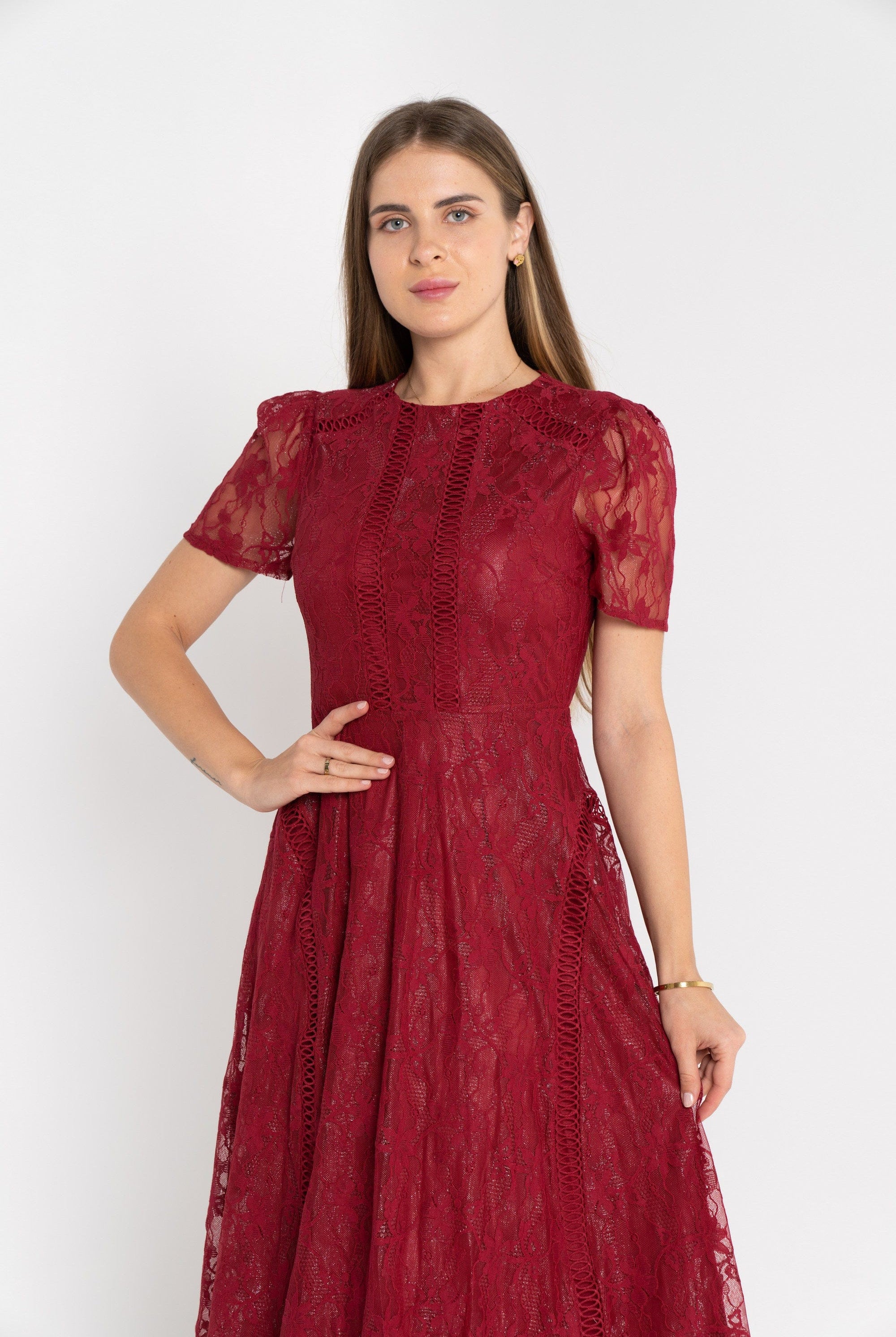 ميكا فستان ميدي أكمام قصير بياقة دائرية منقوش