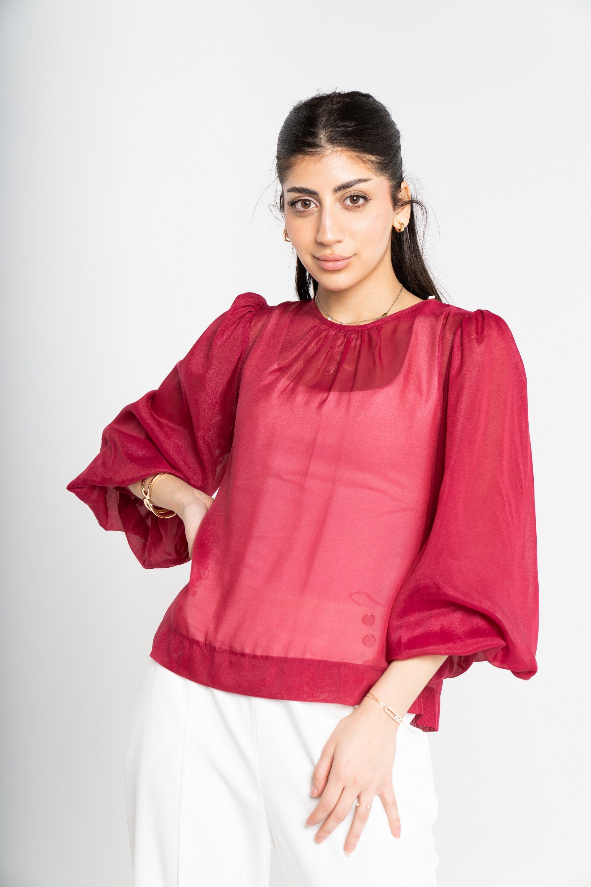 ميكا بلوزة بأكمام طويلة شفافة بياقة دائرية