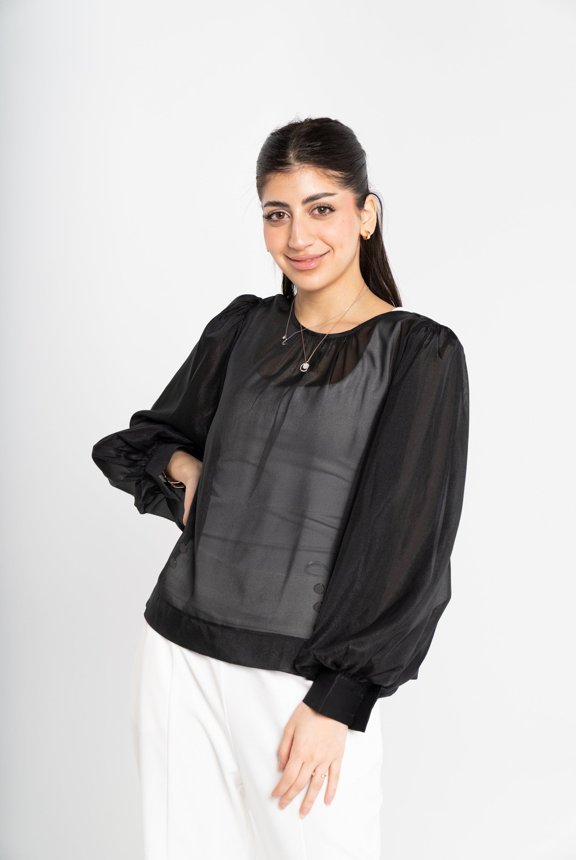 ميكا بلوزة بأكمام طويلة شفافة بياقة دائرية