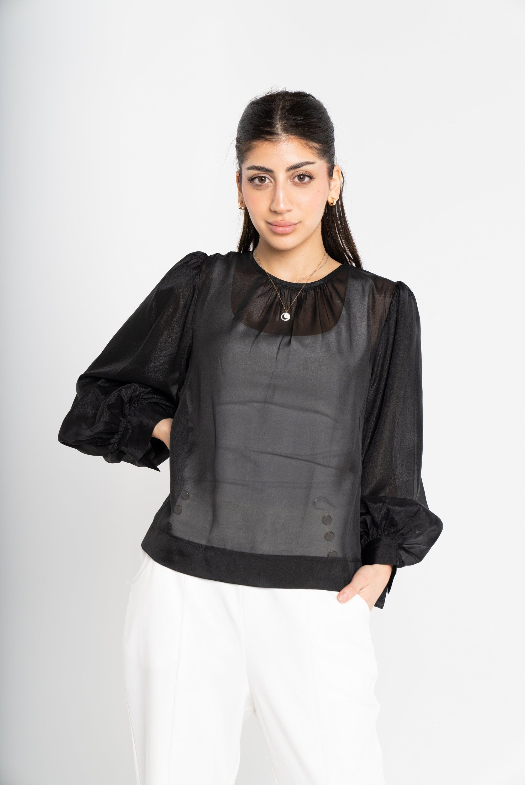 ميكا بلوزة بأكمام طويلة شفافة بياقة دائرية