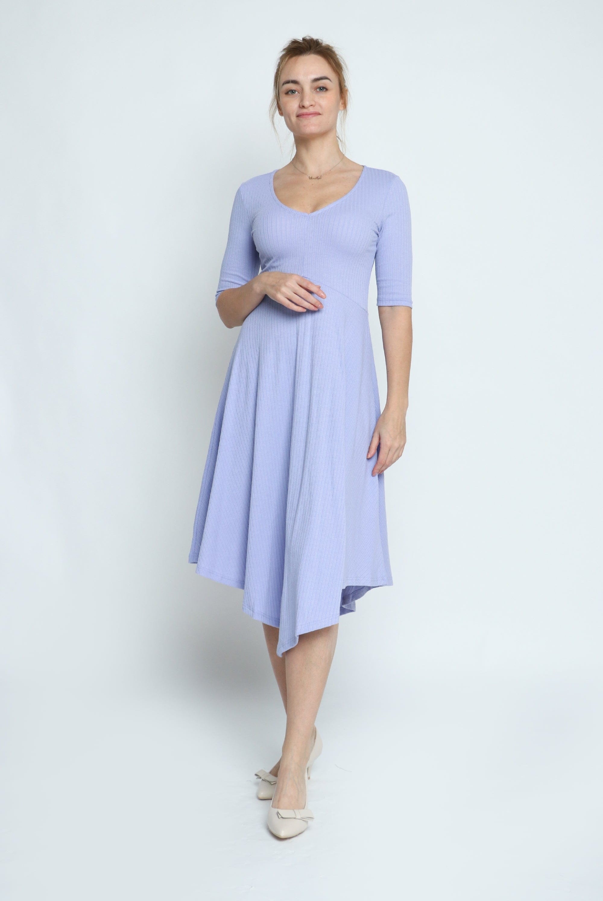 ميكا فستان ميدي كم قصير فسكوز بفتحة صدر سبعة