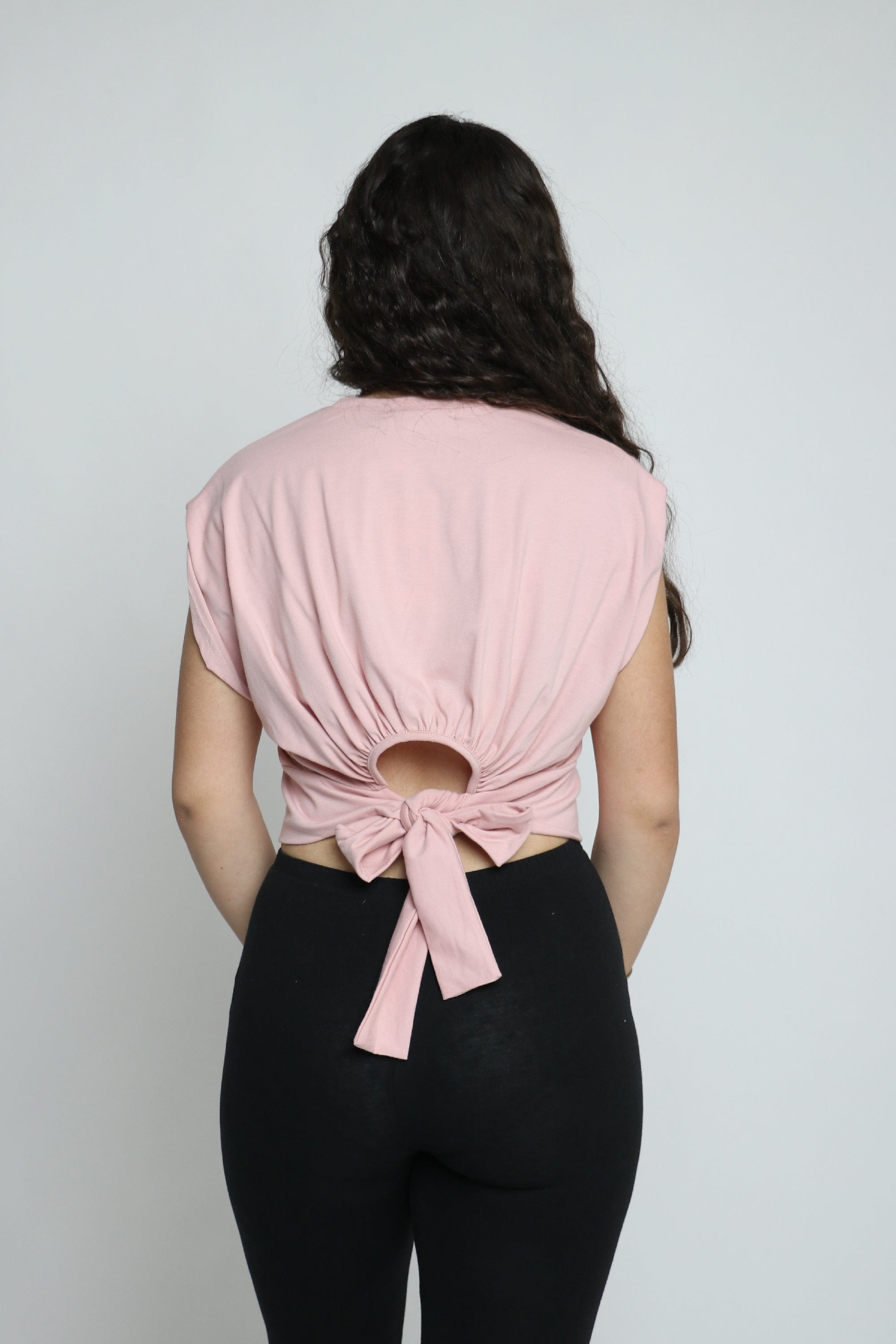 ميكا بلوزة سادة قصيرة مخصرة واسعة كم قصير نسائي